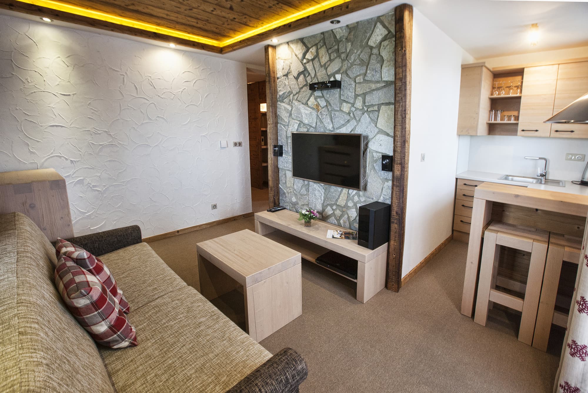 Aplend Kukucka Mountain Hotel & Residences, Room