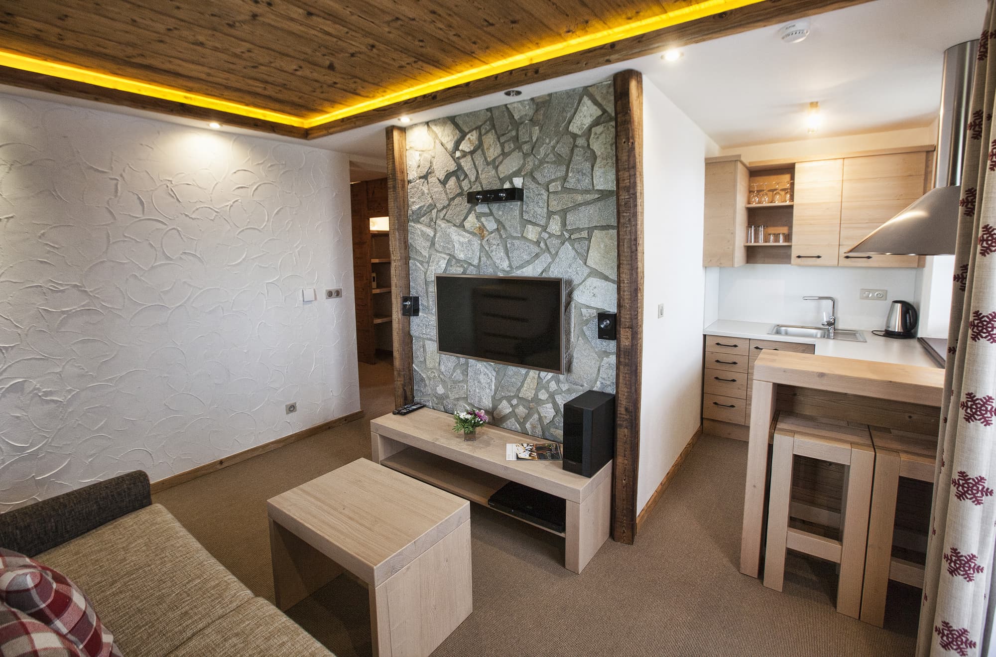 Aplend Kukucka Mountain Hotel & Residences, Room