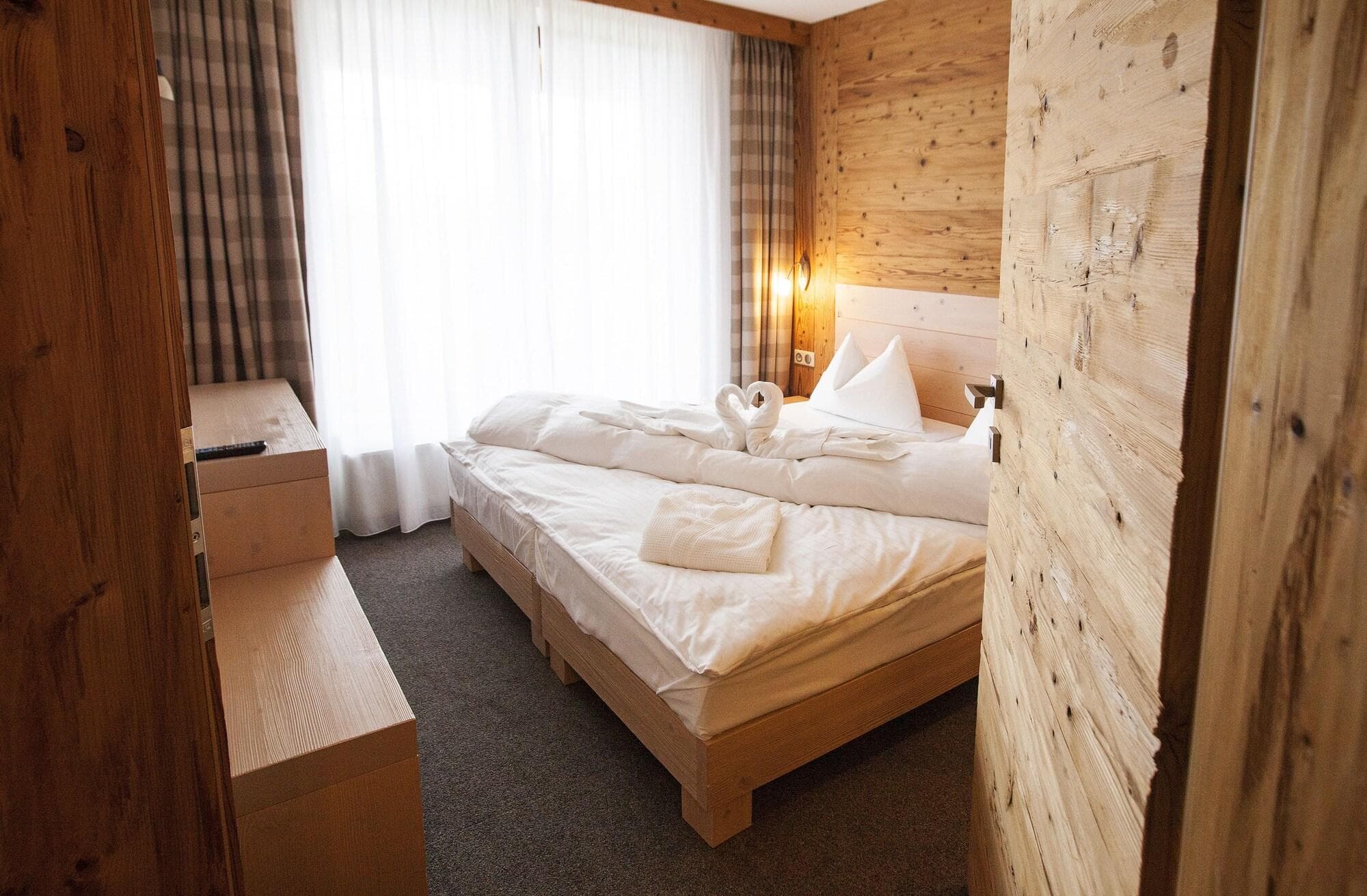 Aplend Kukucka Mountain Hotel & Residences, Room