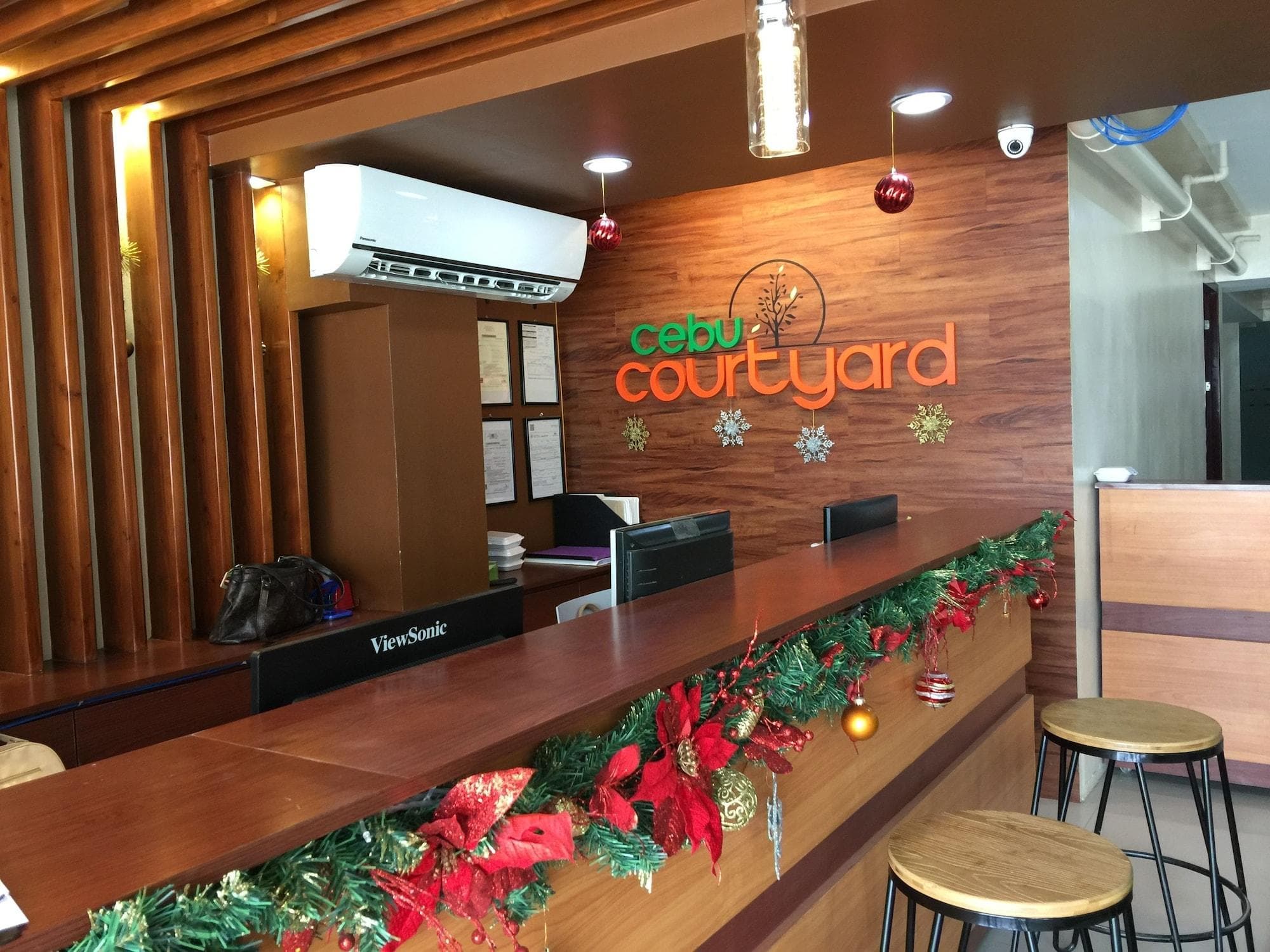 Cebu Courtyard, Lobby