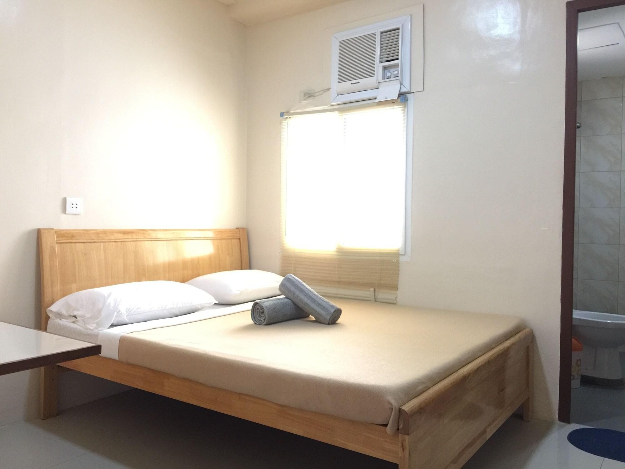 Cebu Courtyard, Room