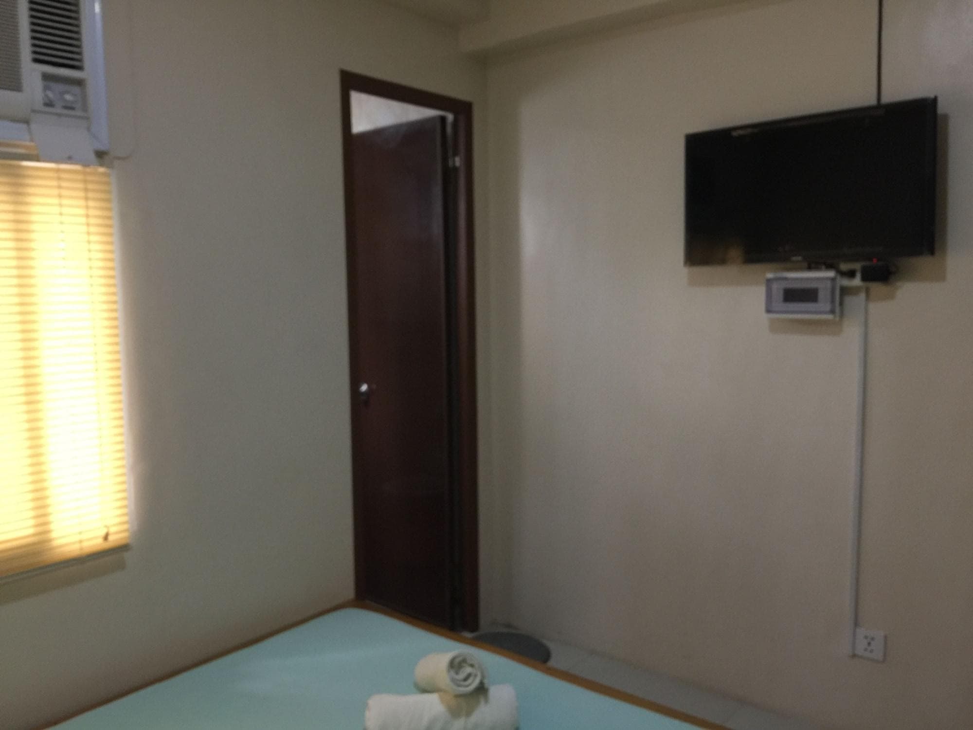 Cebu Courtyard, Room