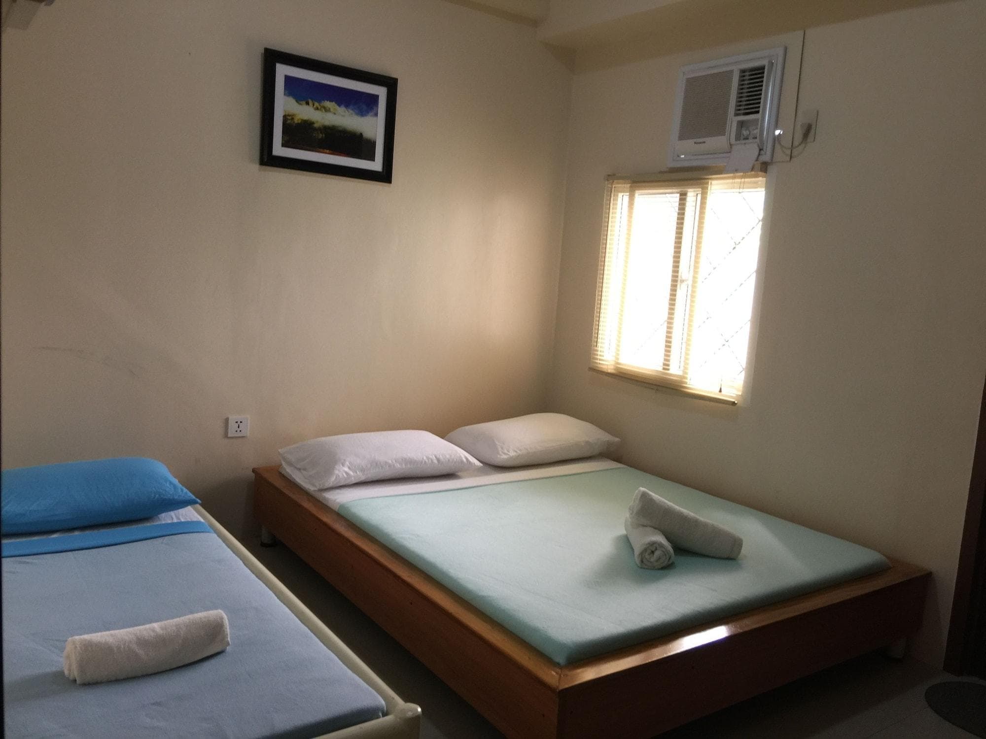 Cebu Courtyard, Room