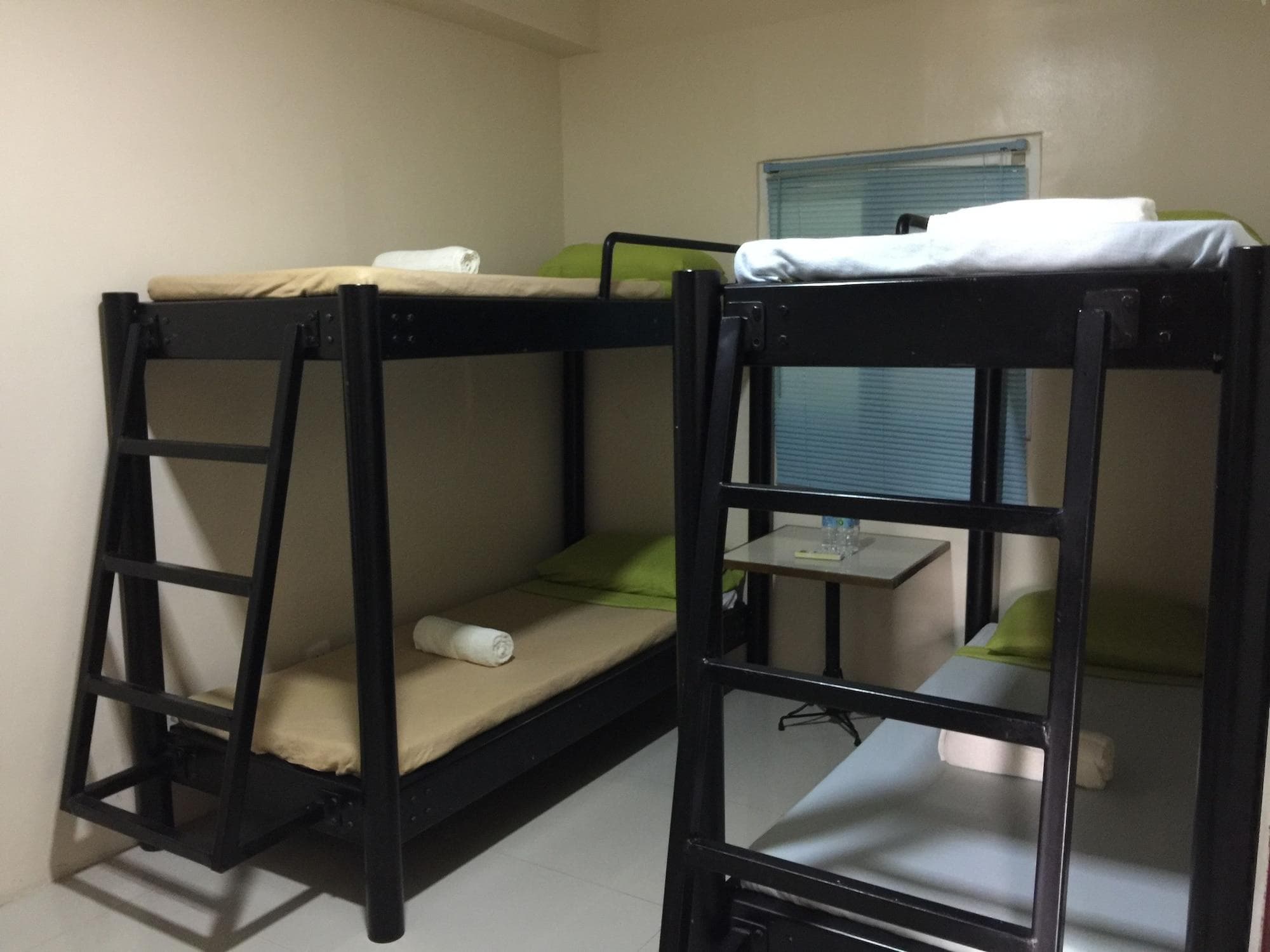 Cebu Courtyard, Room