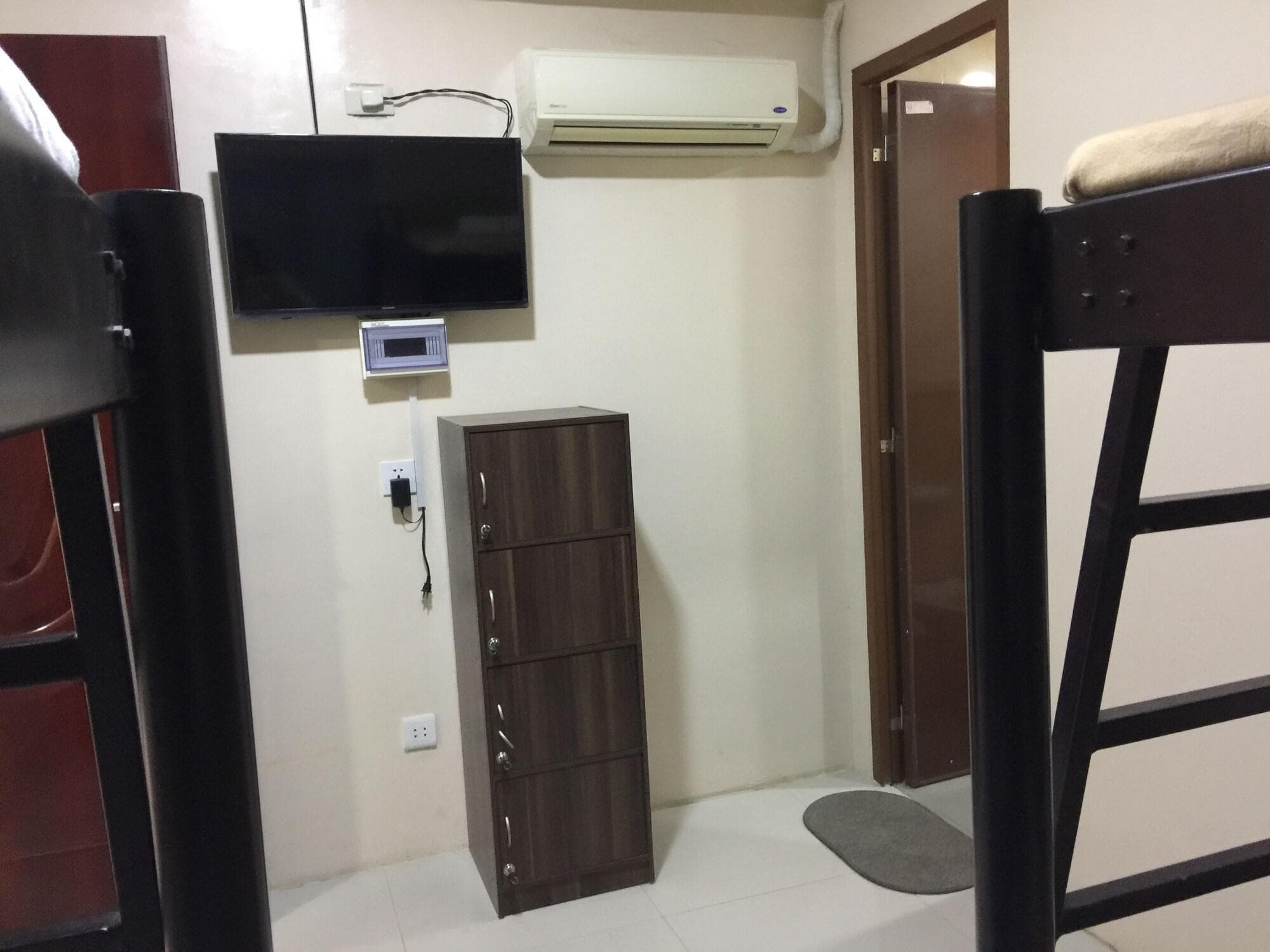 Cebu Courtyard, Room