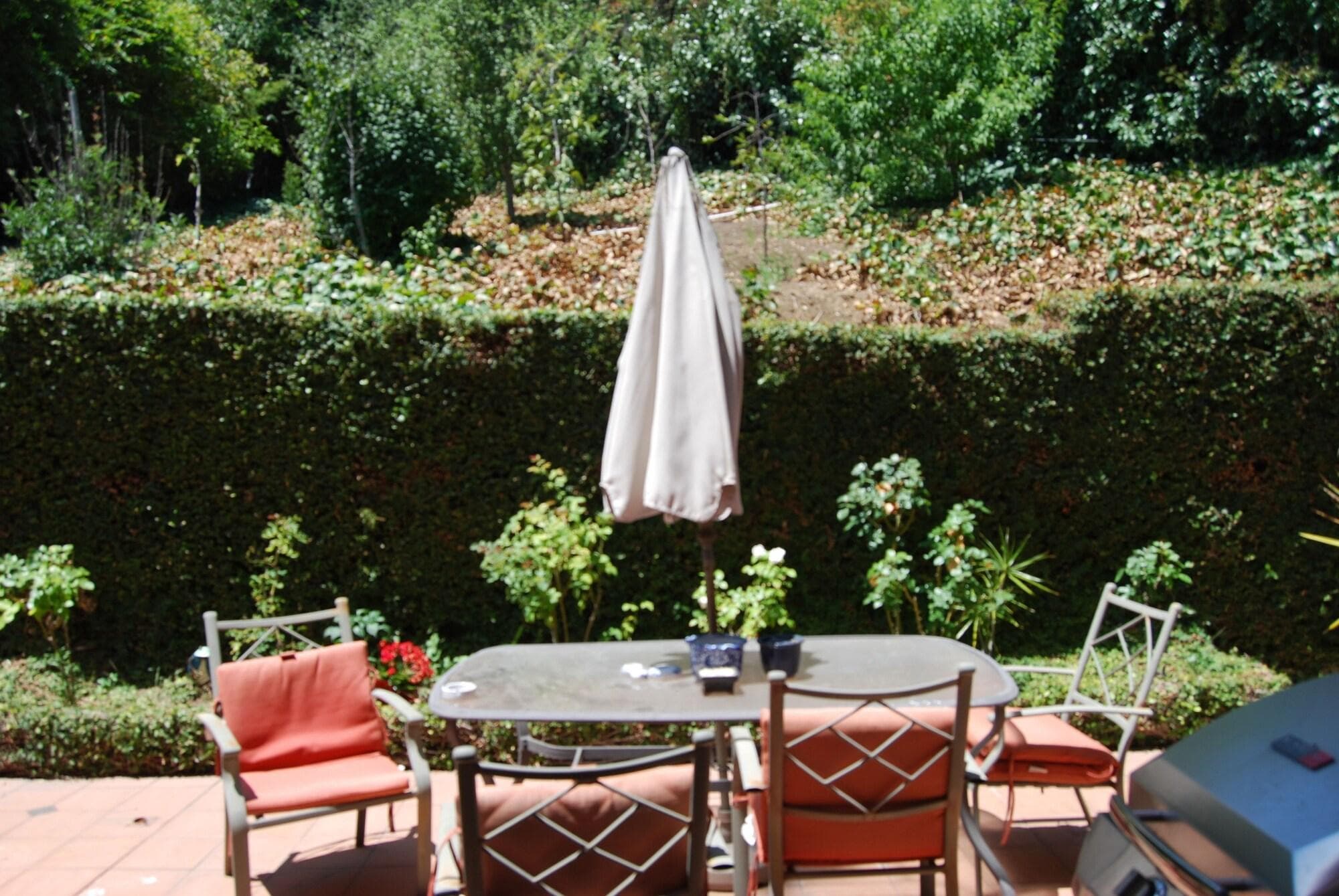 Mini Mansion In Hollywood Hills, General view