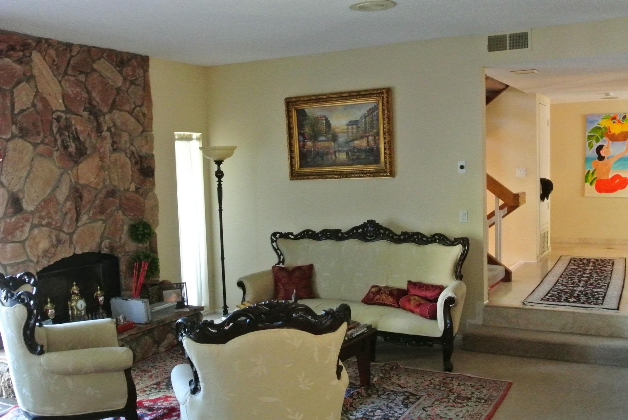 Mini Mansion In Hollywood Hills, Sports and Entertainment