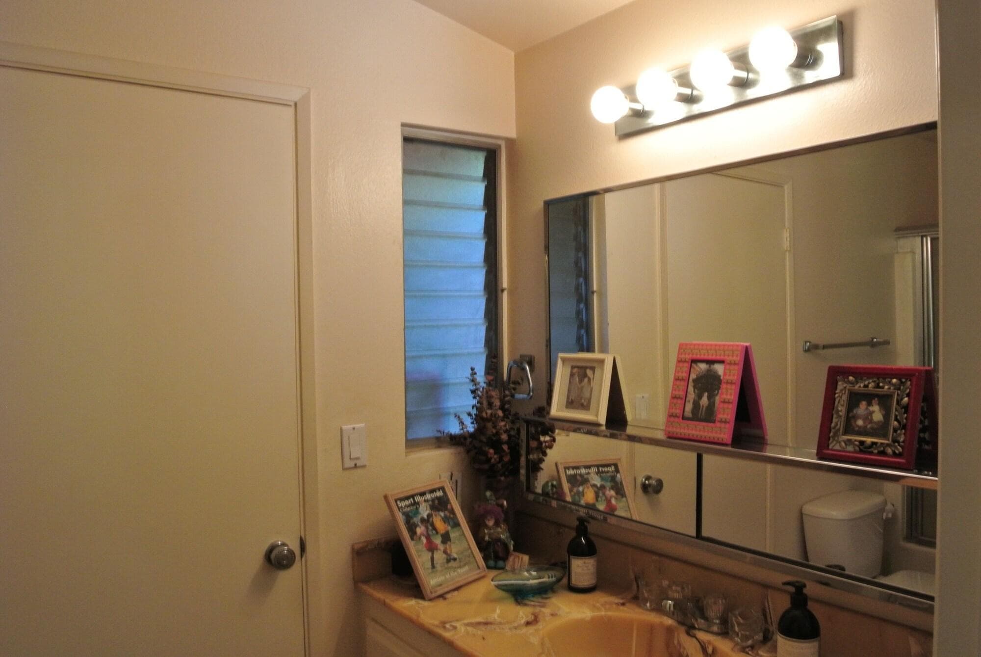 Mini Mansion In Hollywood Hills, Room