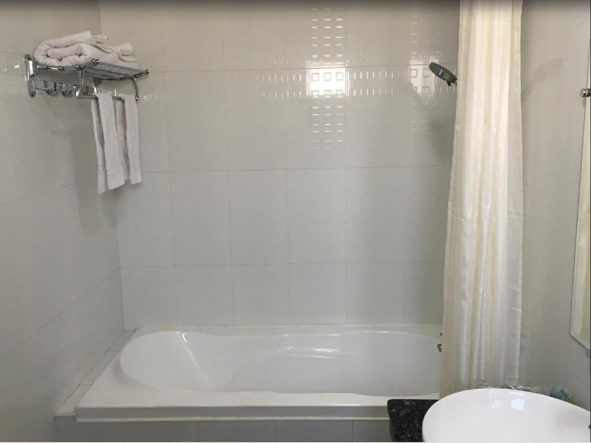 Royal Pearl Hotel, Room