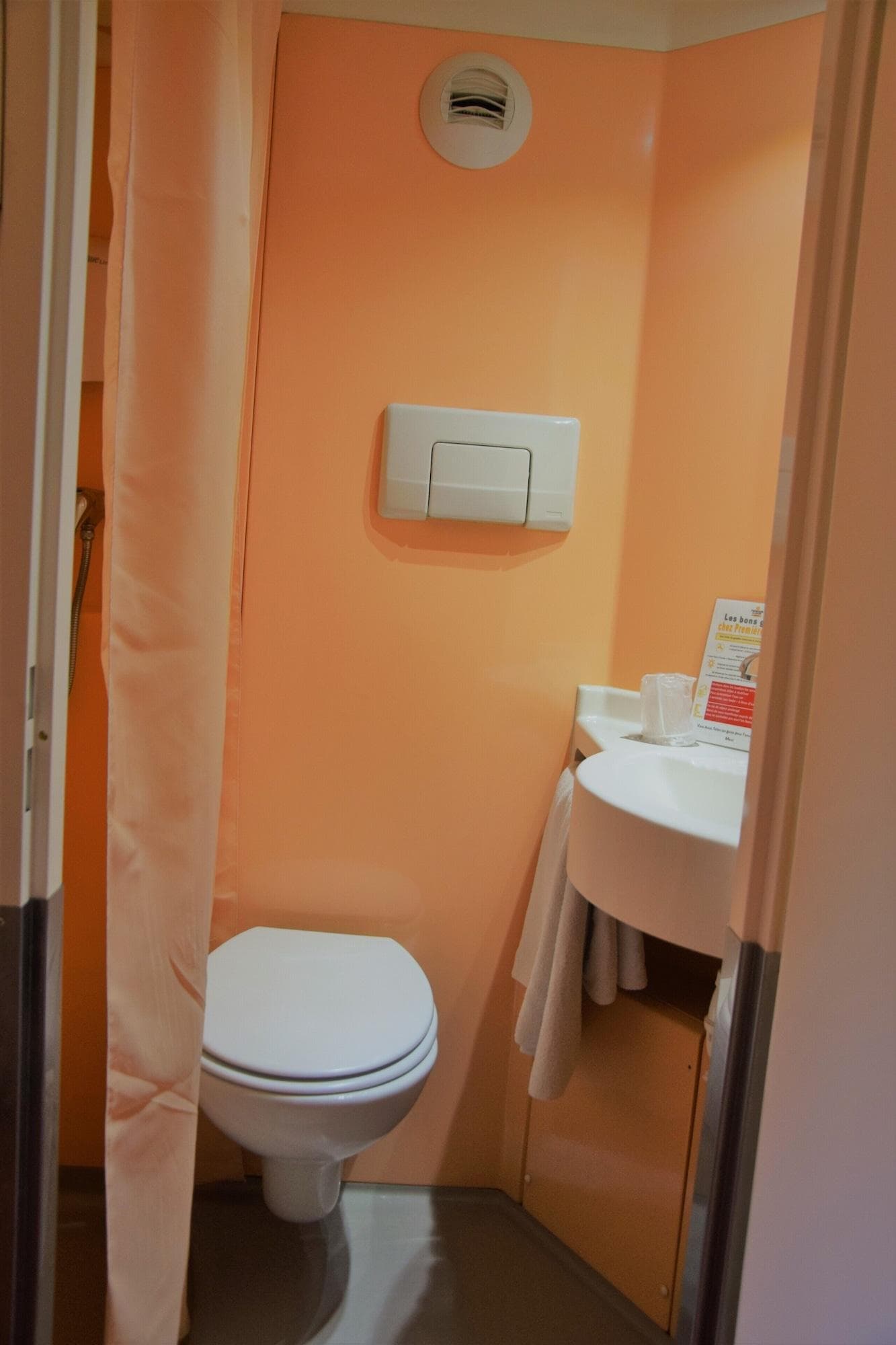 Premiere Classe Bordeaux Sud Pessac Bersol, Room