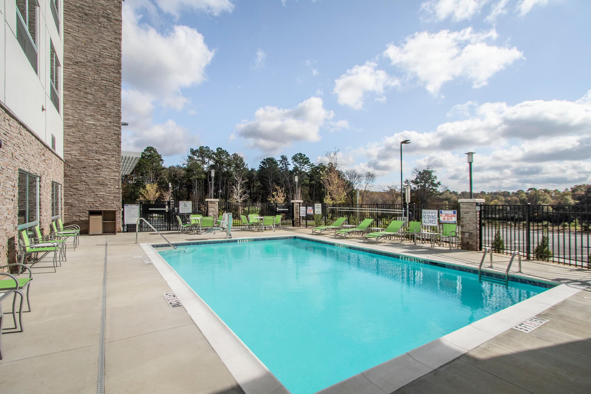 Holiday Inn Express & Suites Charlotte Southwest, Pool