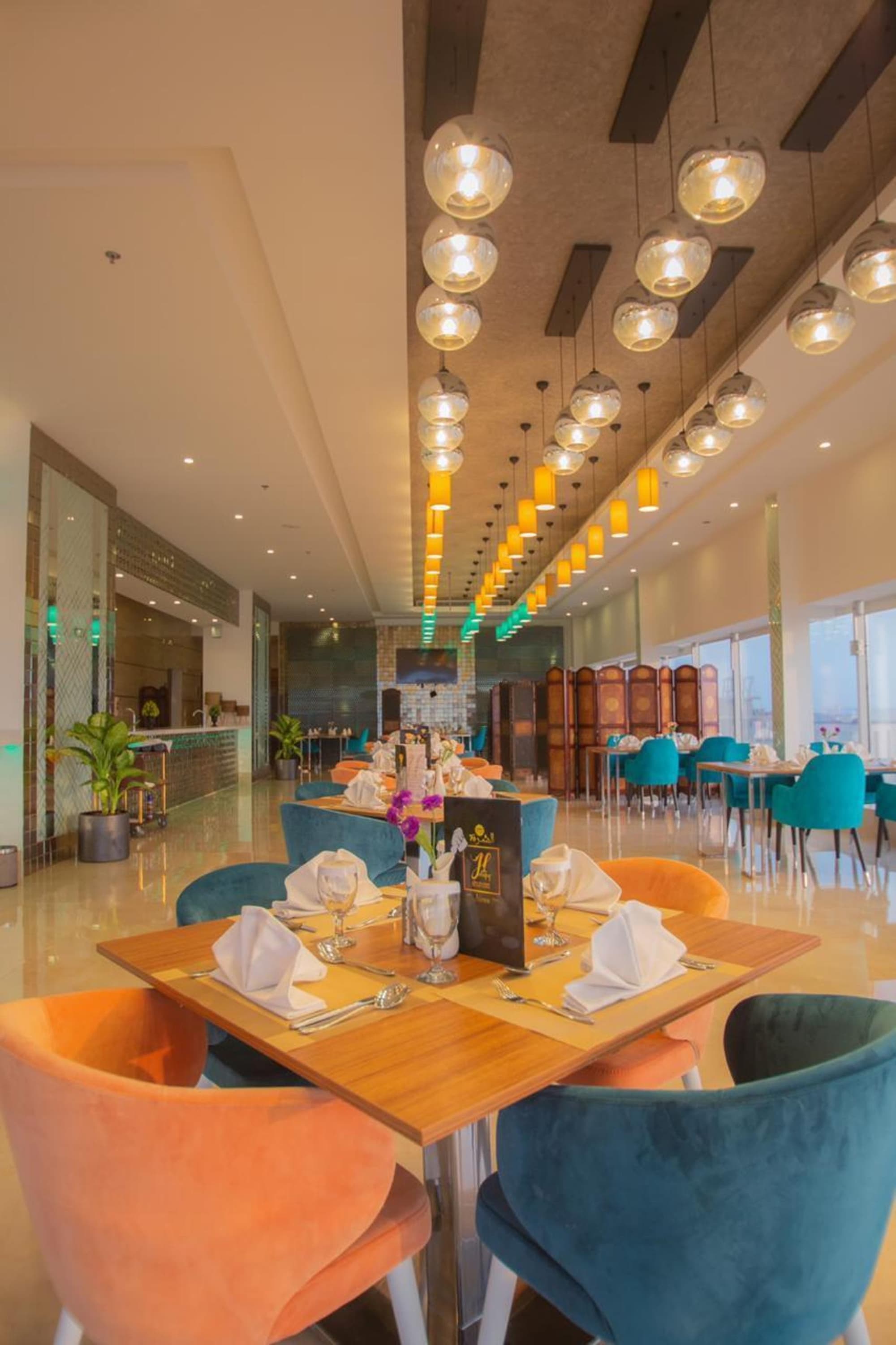 Holiday Jazan Hotel, Restaurant