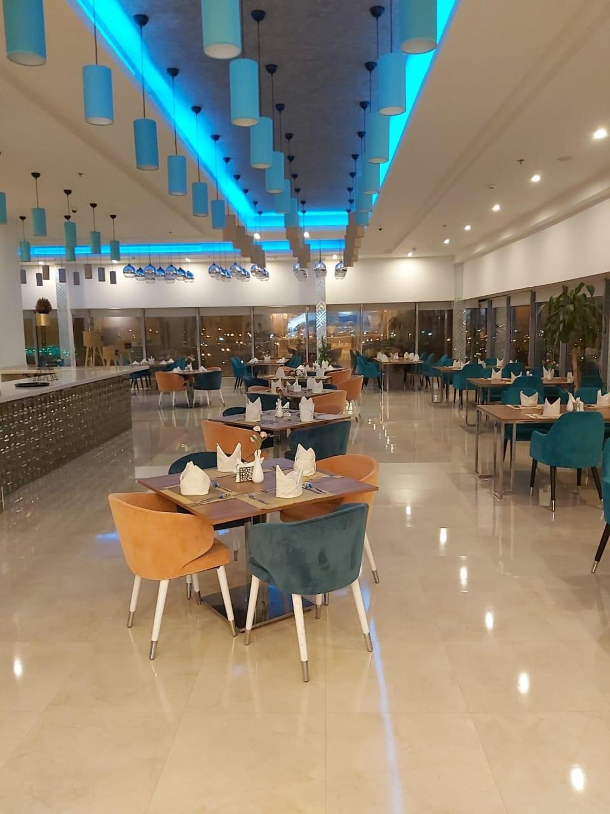 Holiday Jazan Hotel, Restaurant
