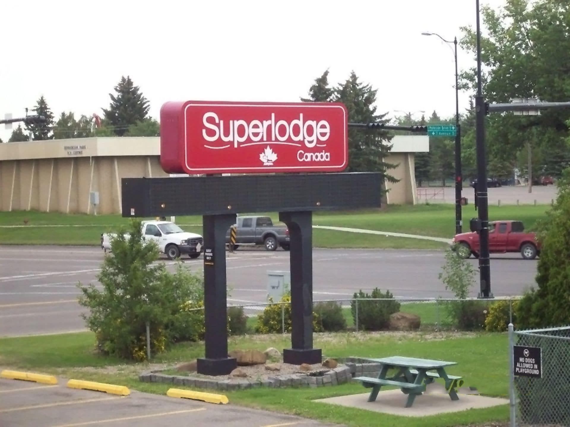 Superlodge Canada Lethbridge, General view