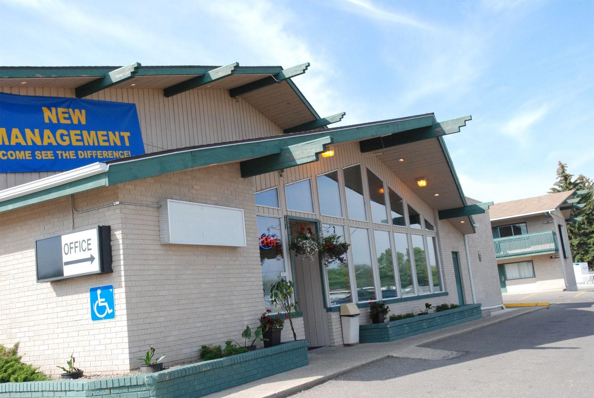 Superlodge Canada Lethbridge, General view