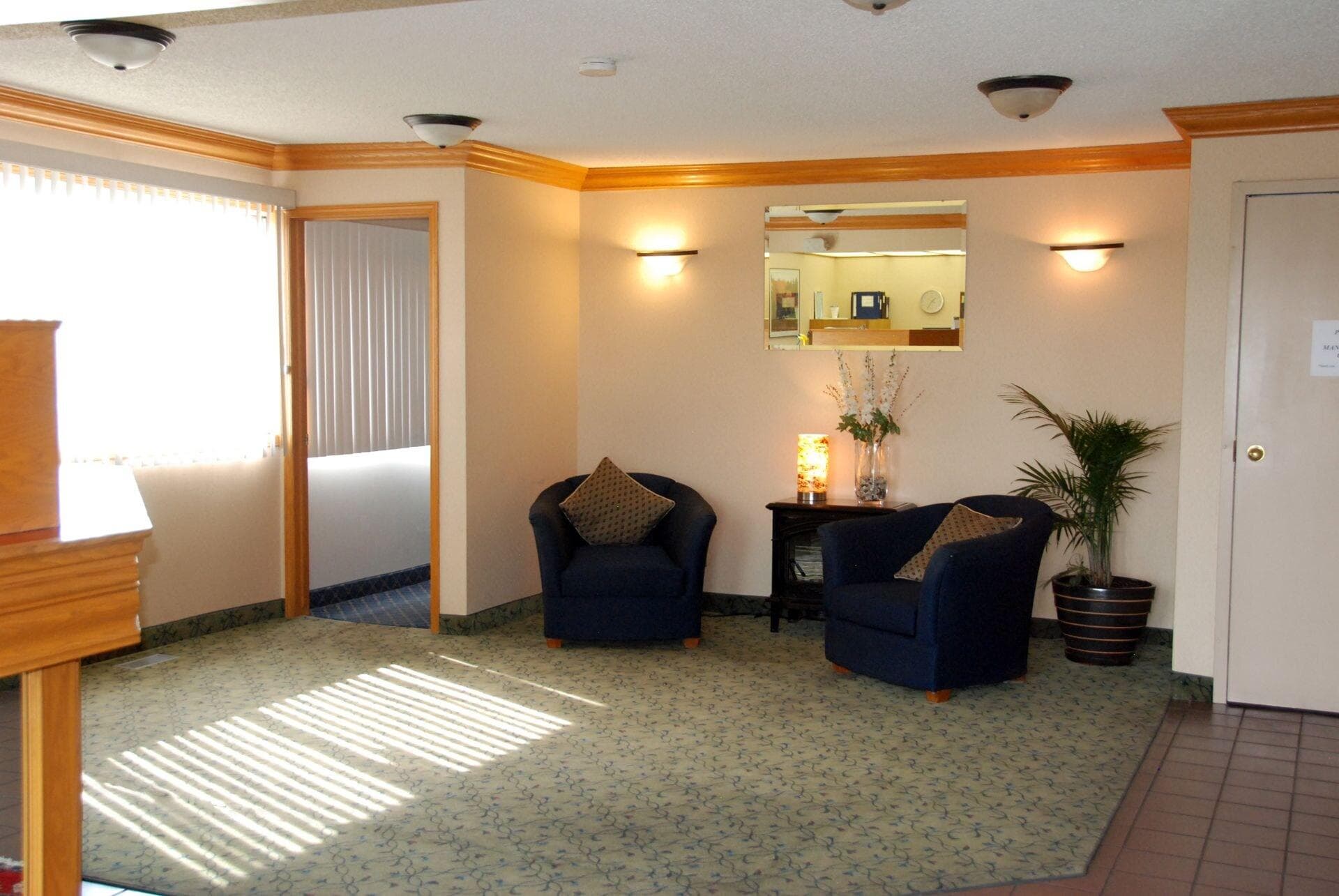 Superlodge Canada Lethbridge, Lobby