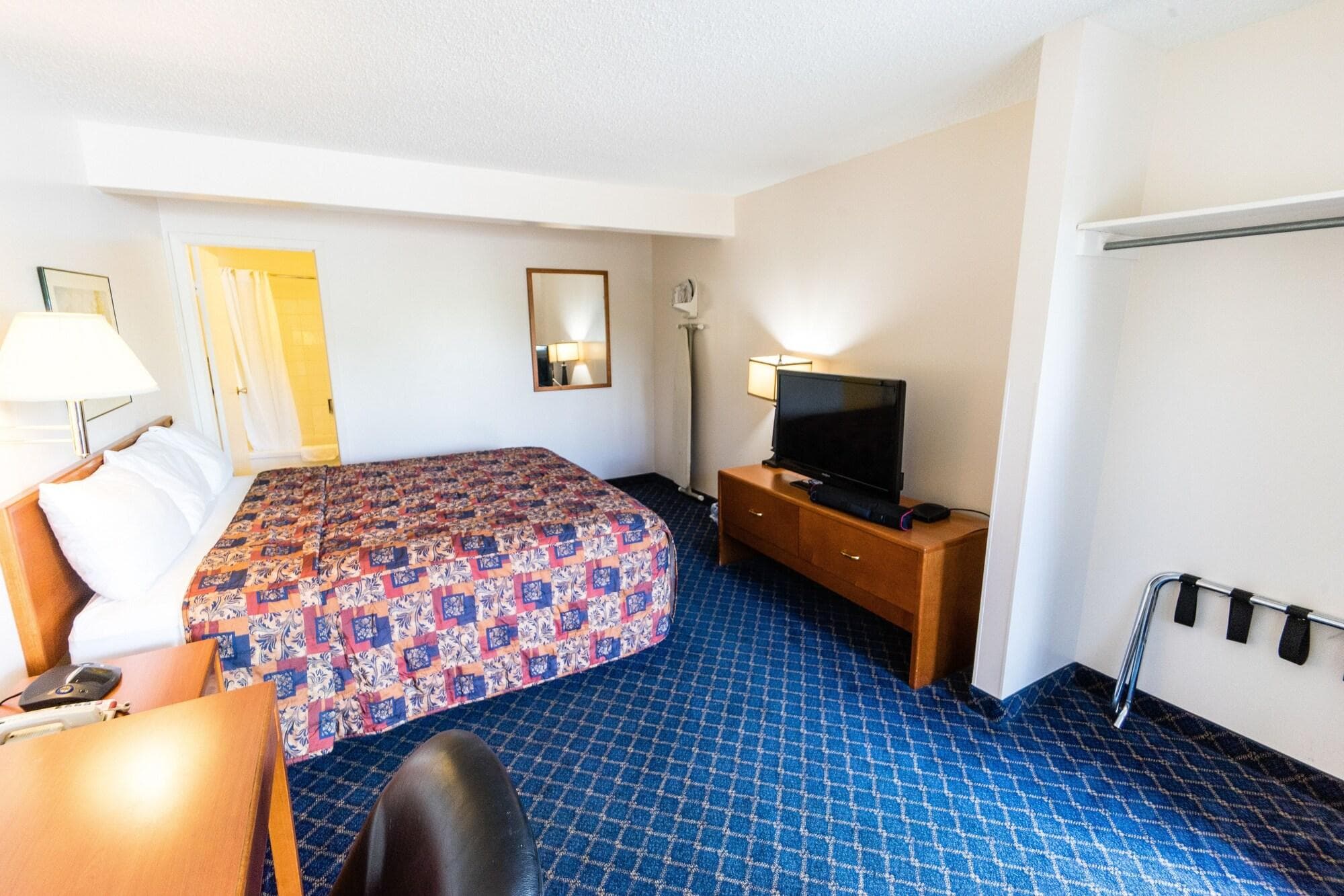 Superlodge Canada Lethbridge, Room