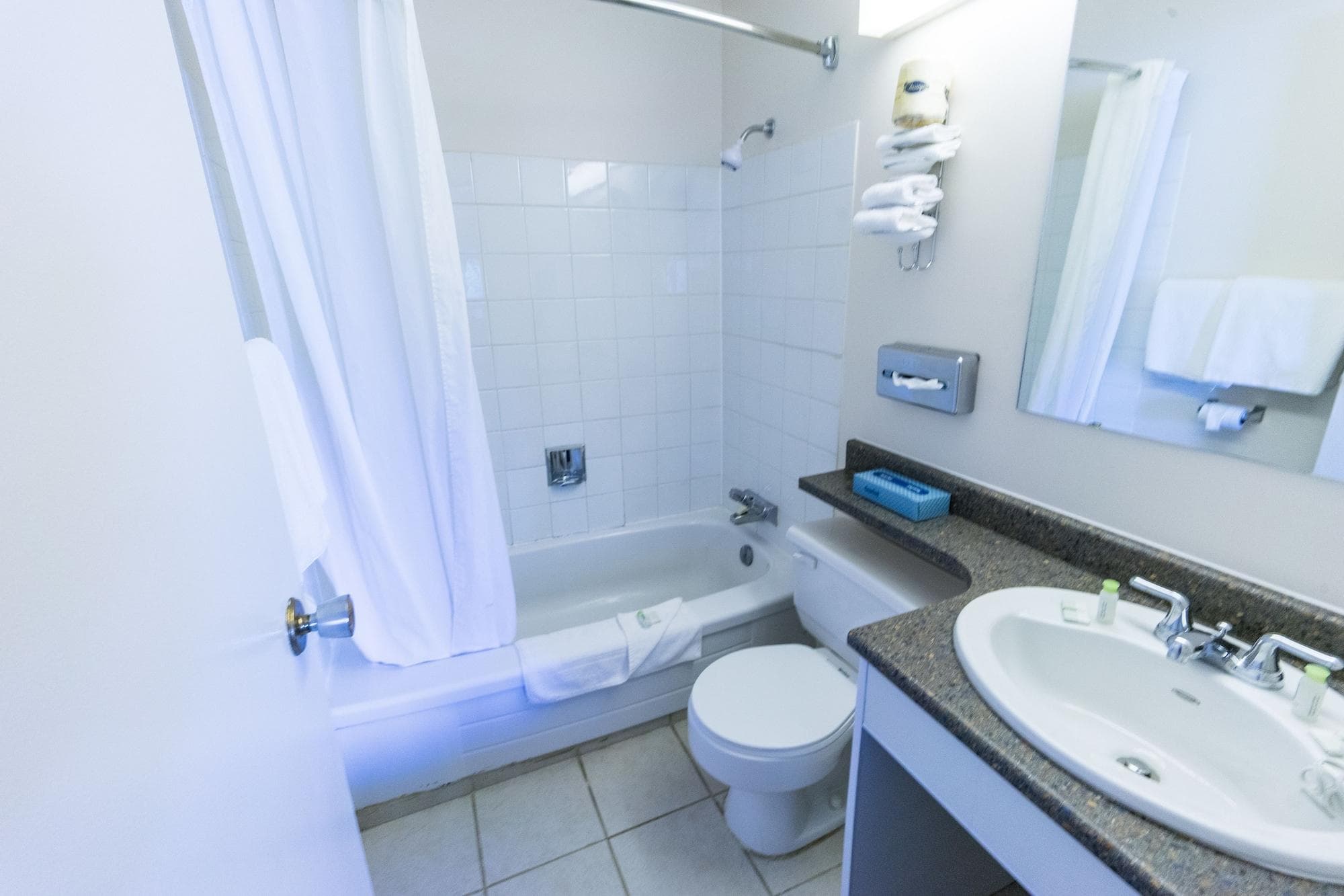 Superlodge Canada Lethbridge, Room