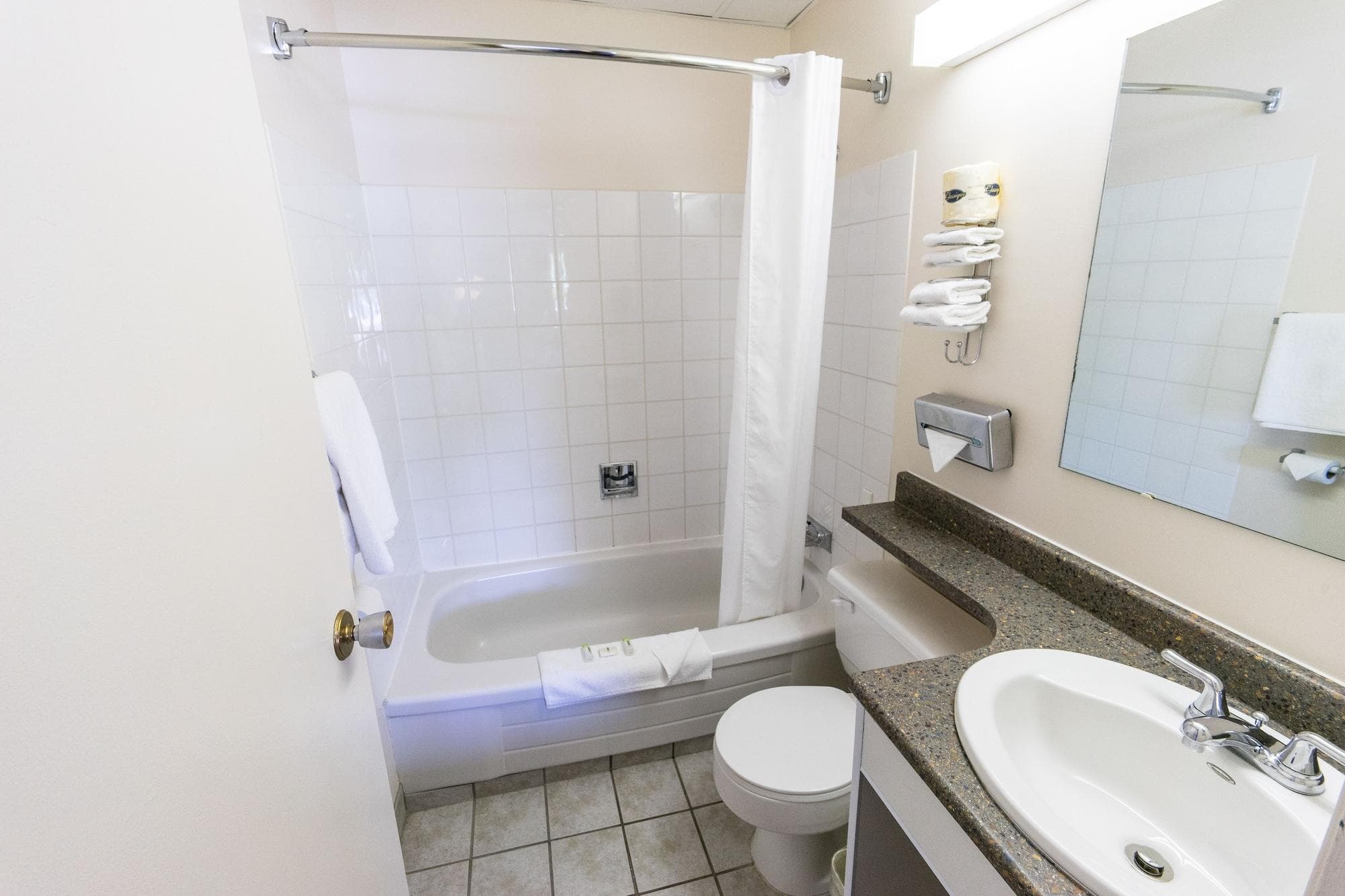 Superlodge Canada Lethbridge, Room