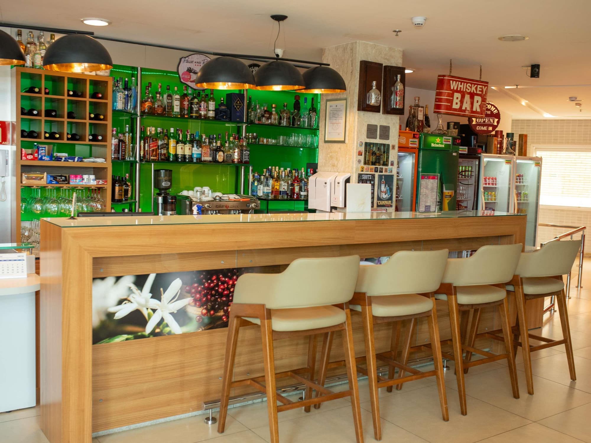 Ibis Vitoria Da Conquista, Bar