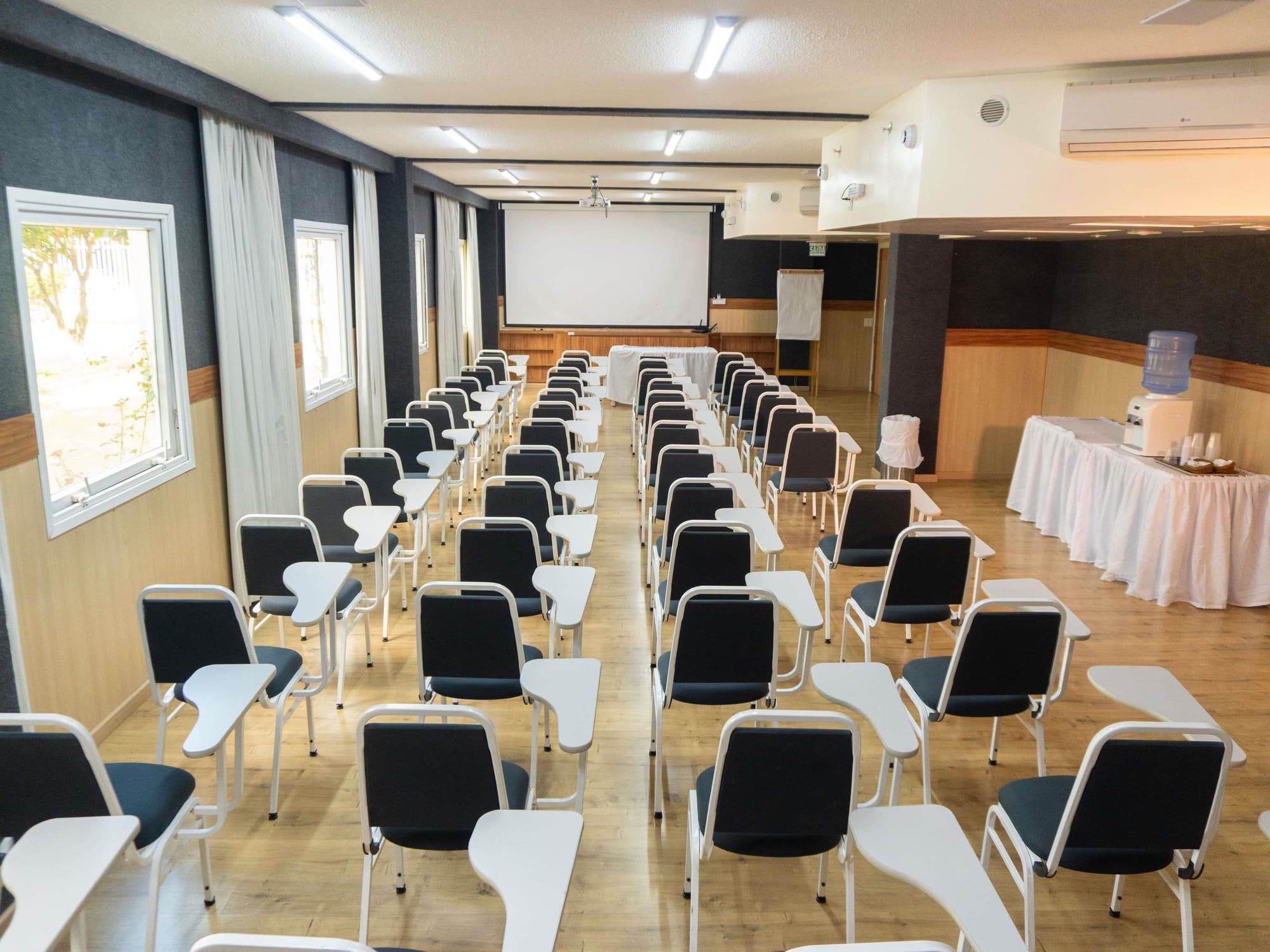 Ibis Vitoria Da Conquista, Conferences