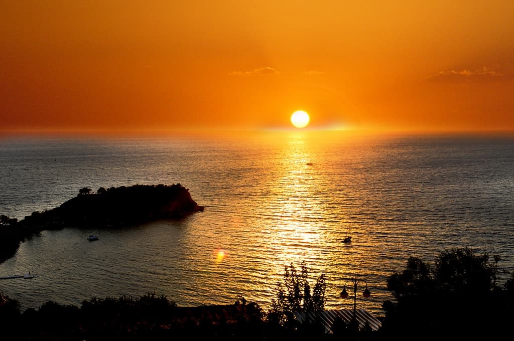 Neopol Hotel Deluxe, General view