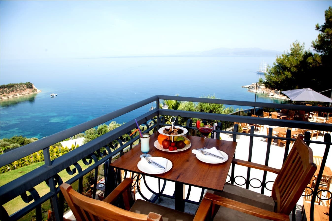 Neopol Hotel Deluxe, General view