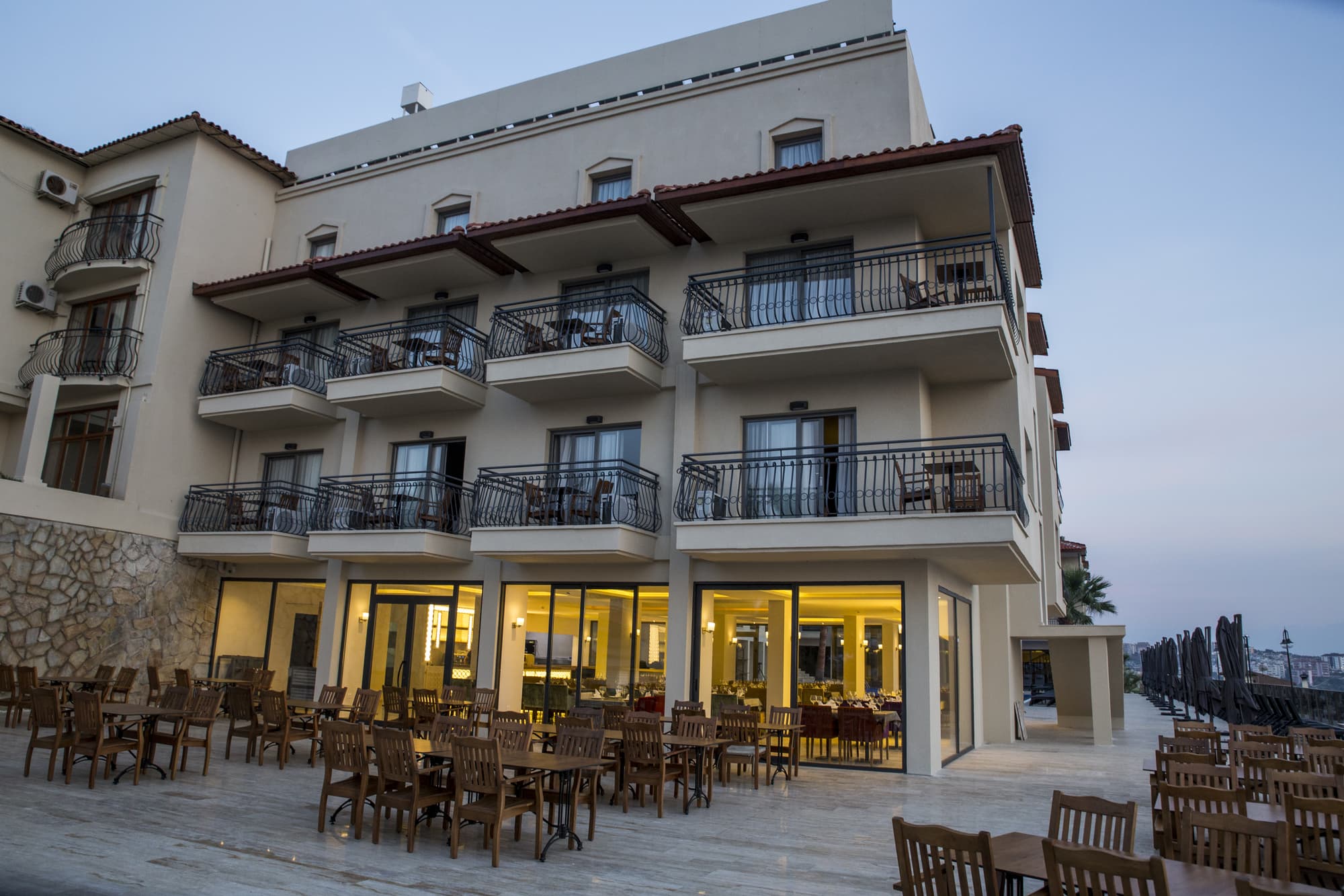 Neopol Hotel Deluxe, General view