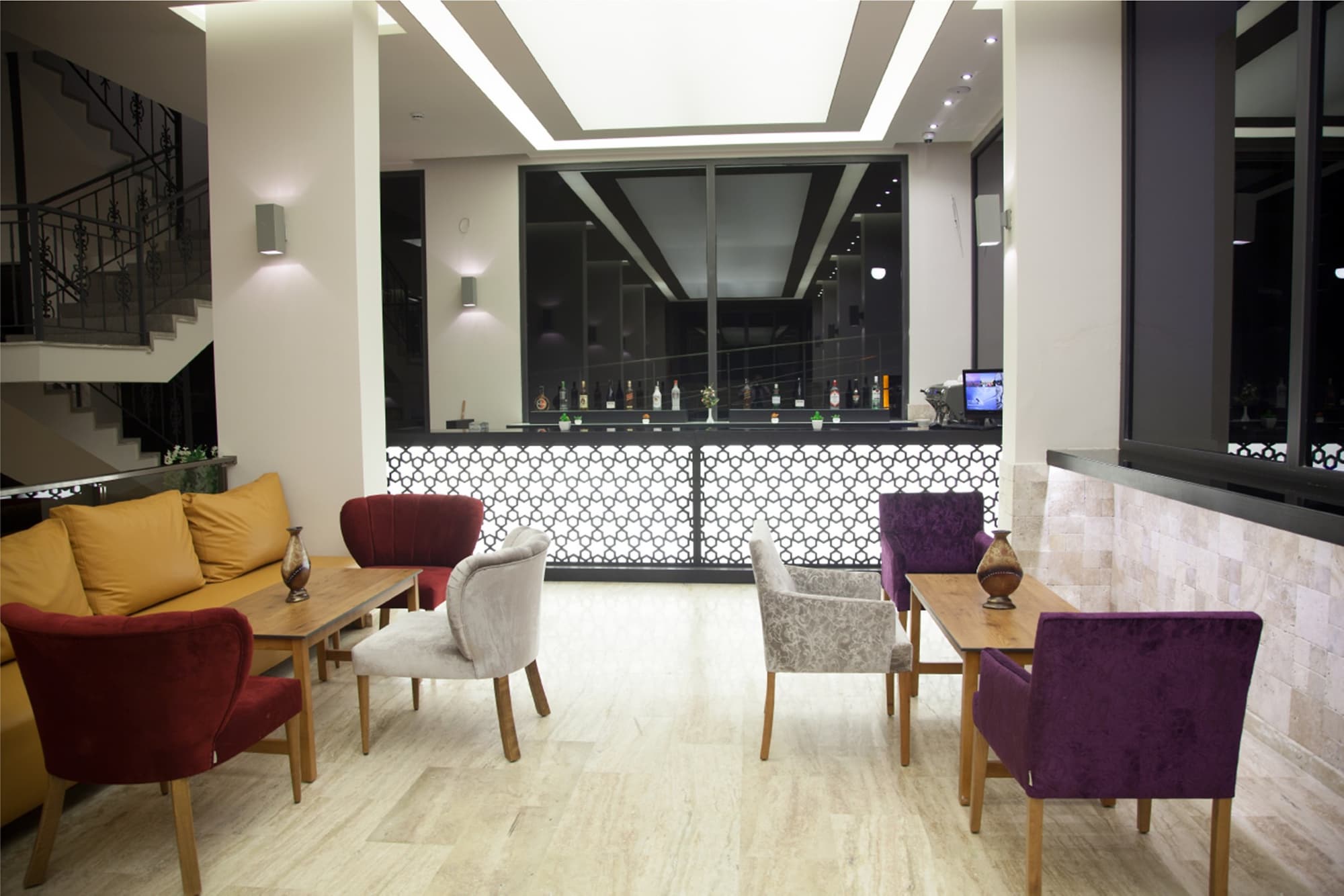 Neopol Hotel Deluxe, Lobby