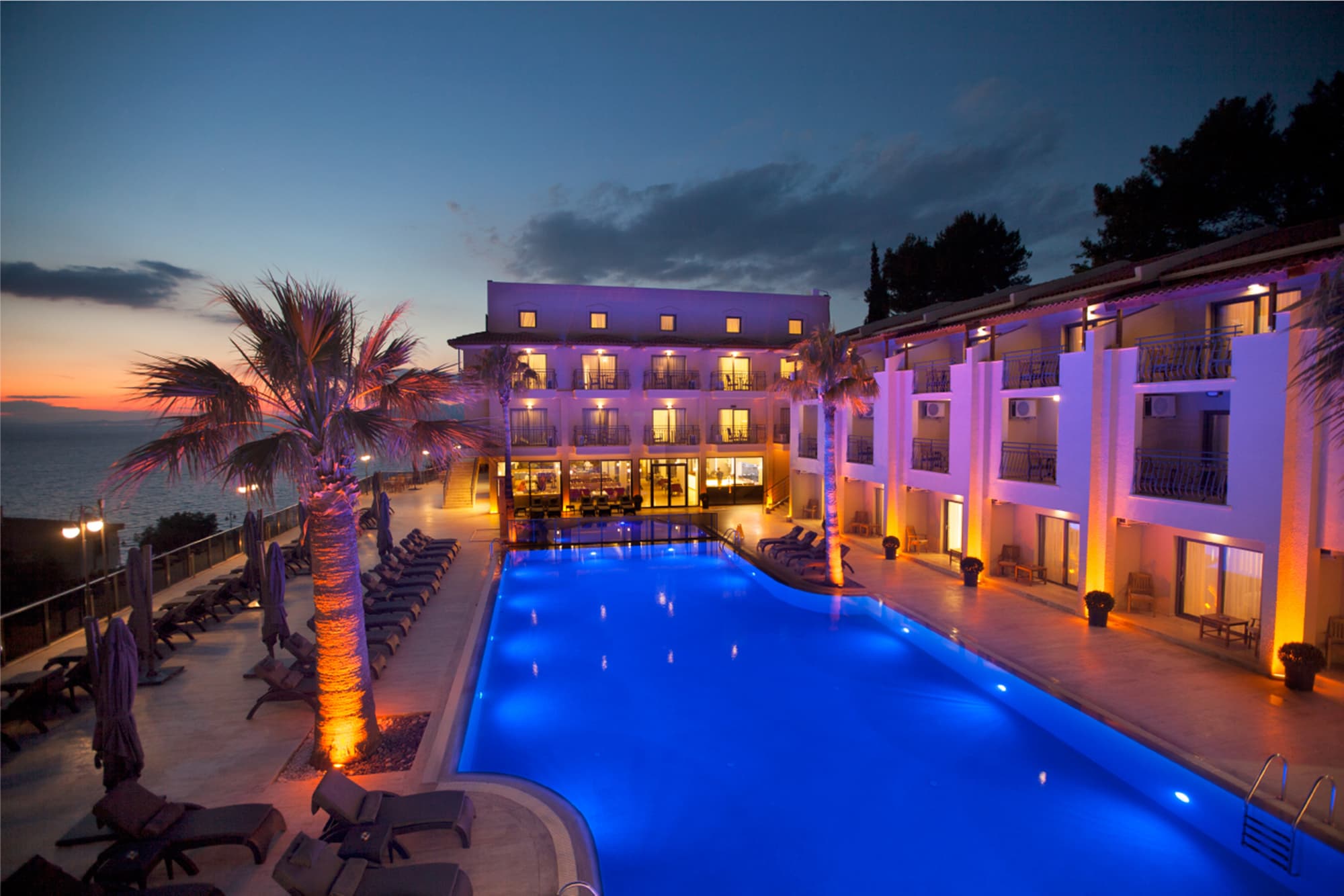 Neopol Hotel Deluxe, Pool