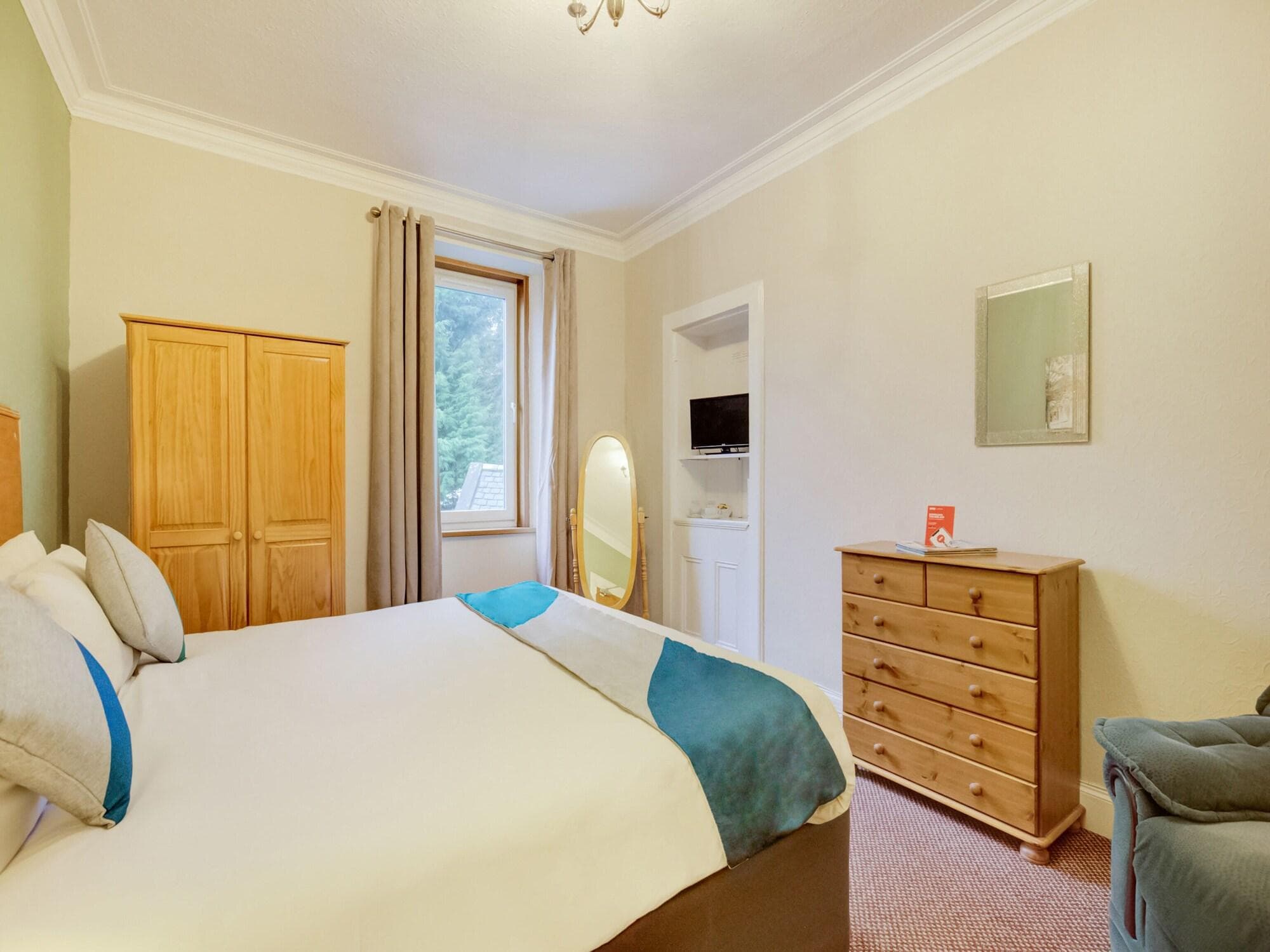 OYO Eastbank Hotel, Speyside Scotland, Room