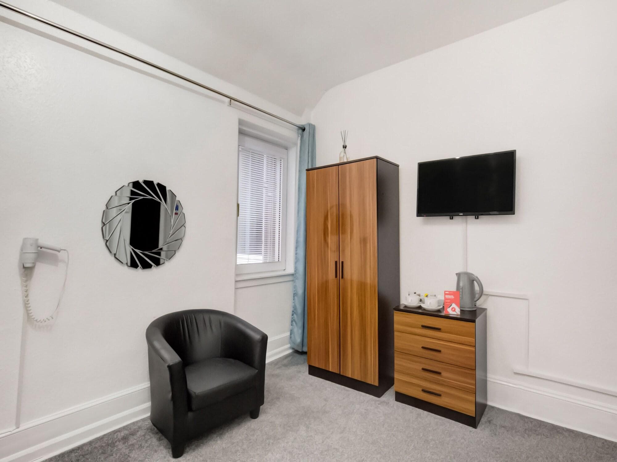 OYO Eastbank Hotel, Speyside Scotland, Room