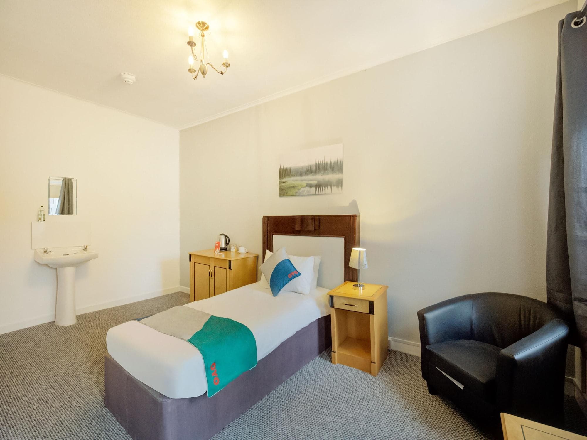 OYO Eastbank Hotel, Speyside Scotland, Room