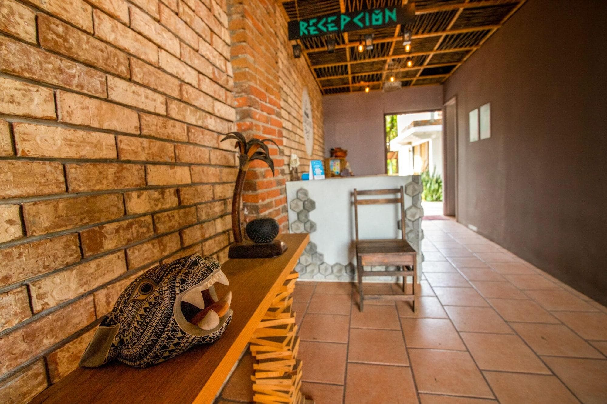 Capital O Verdemar, Lobby