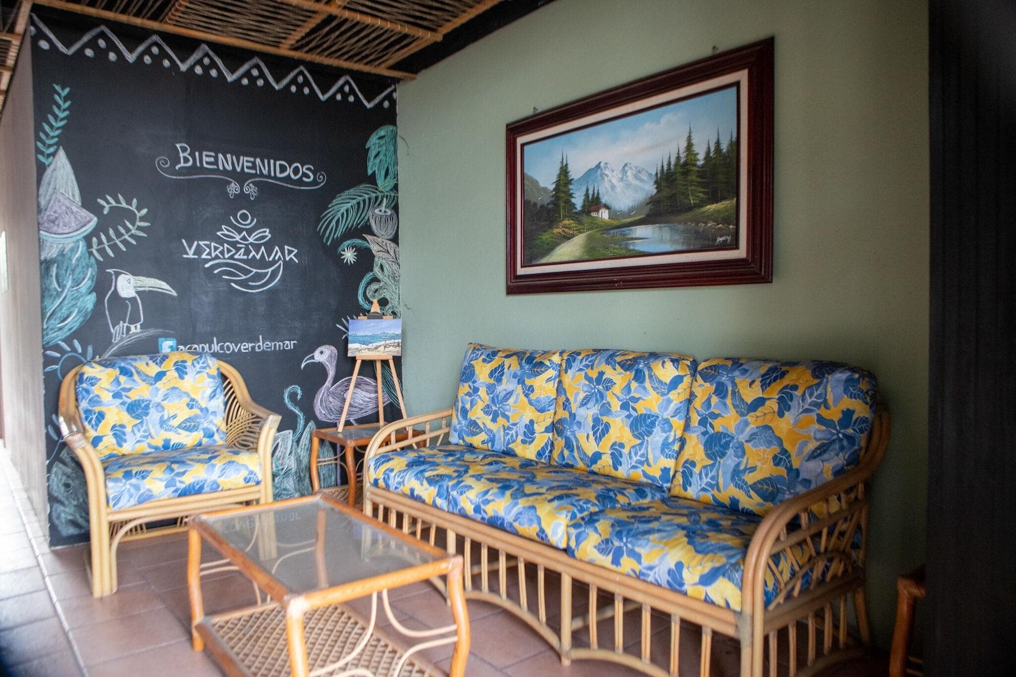 Capital O Verdemar, Lobby