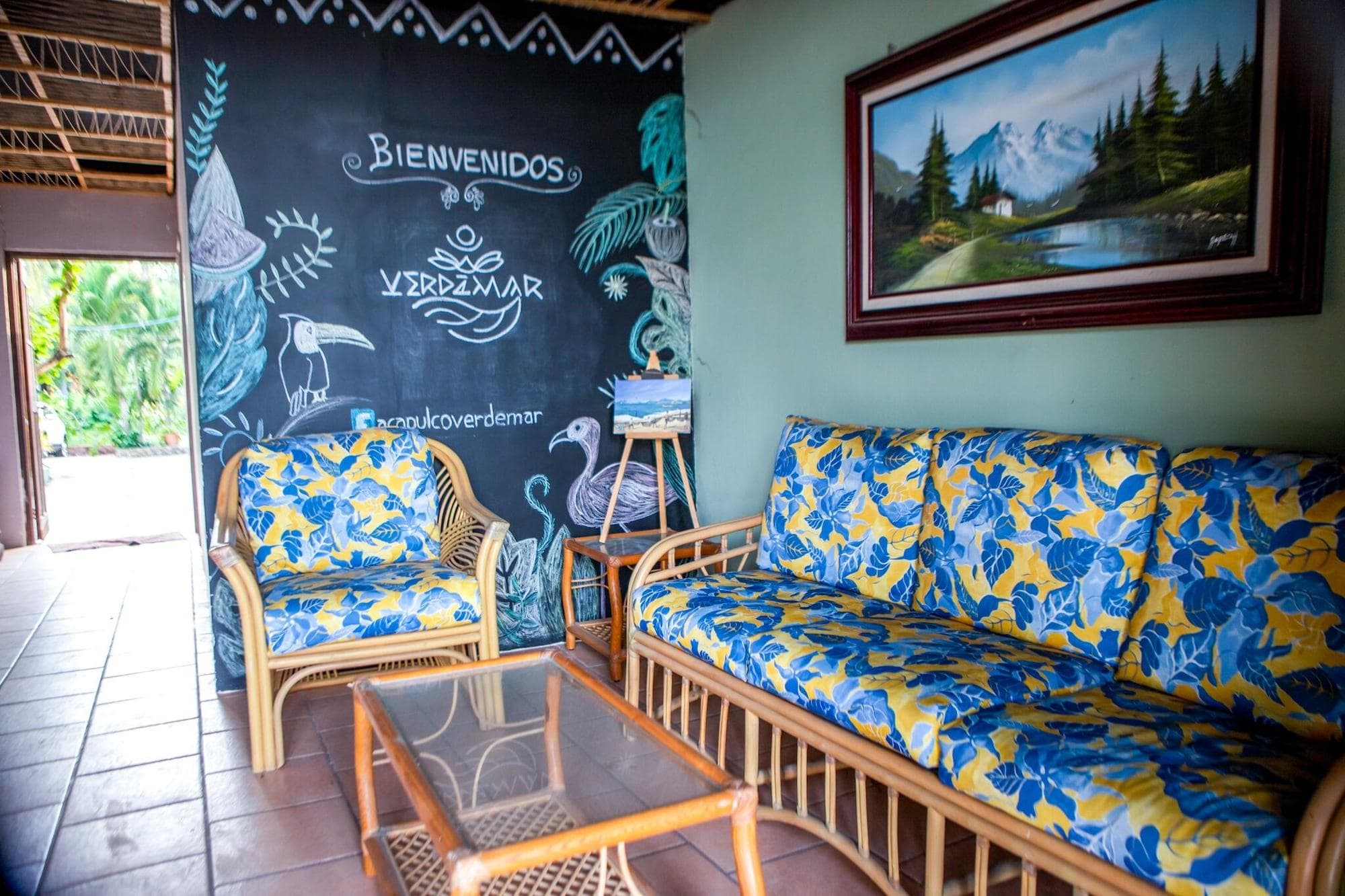 Capital O Verdemar, Lobby