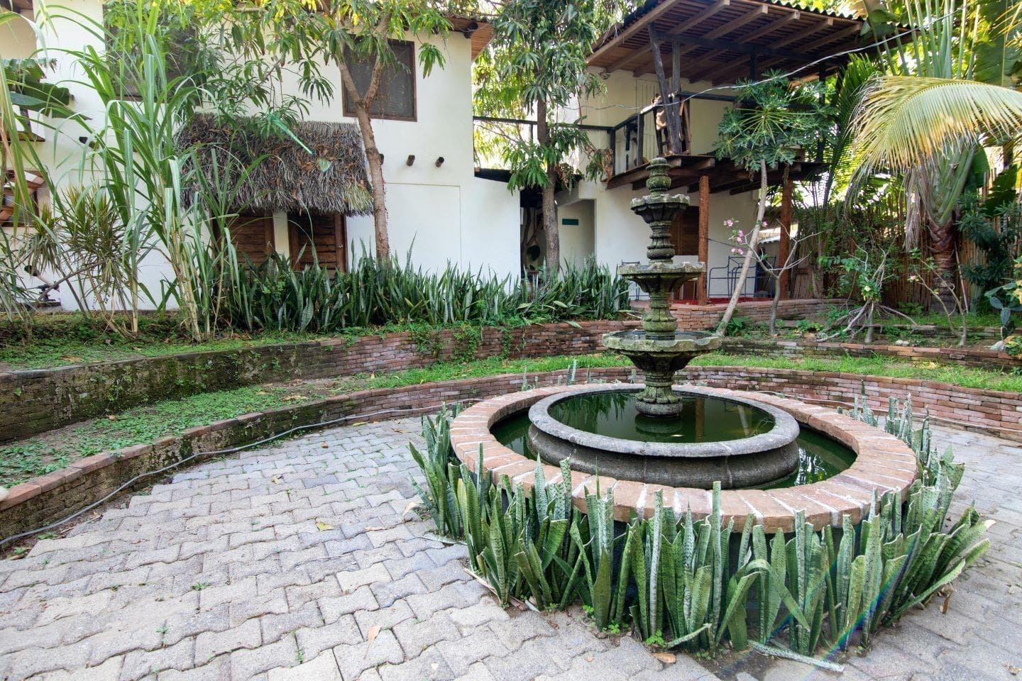 Capital O Verdemar, Room