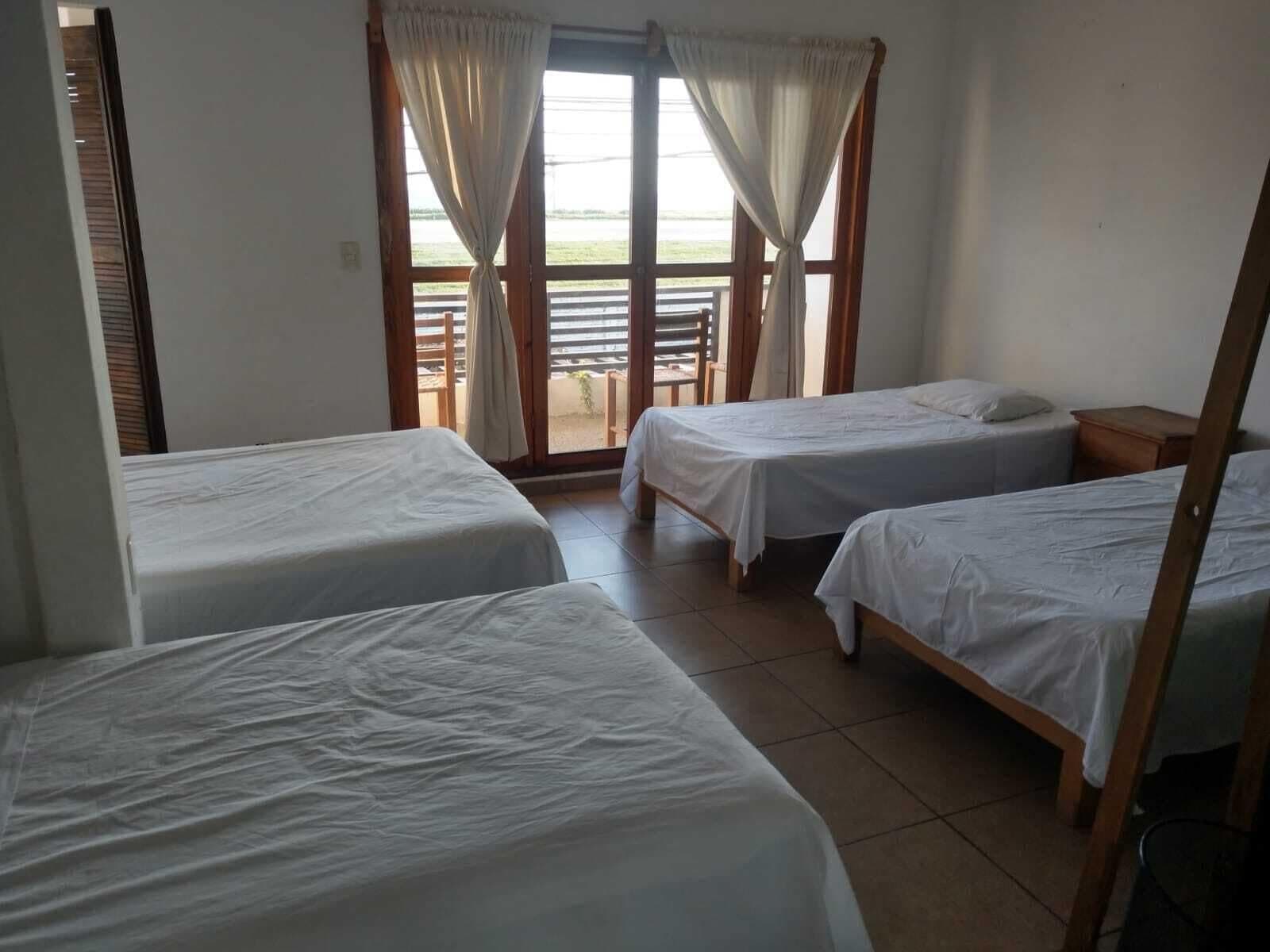 Capital O Verdemar, Room