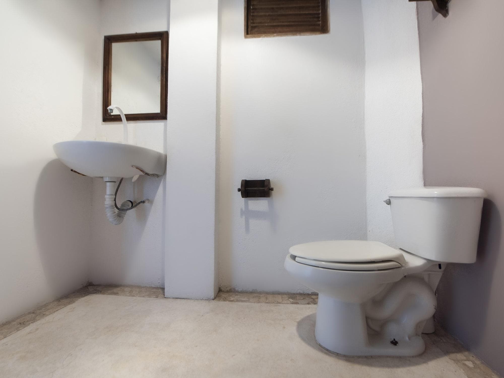 Capital O Verdemar, Room