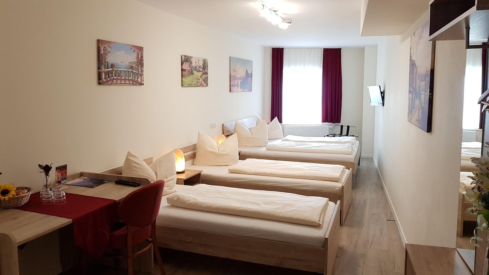 Garni City Hotel, Room