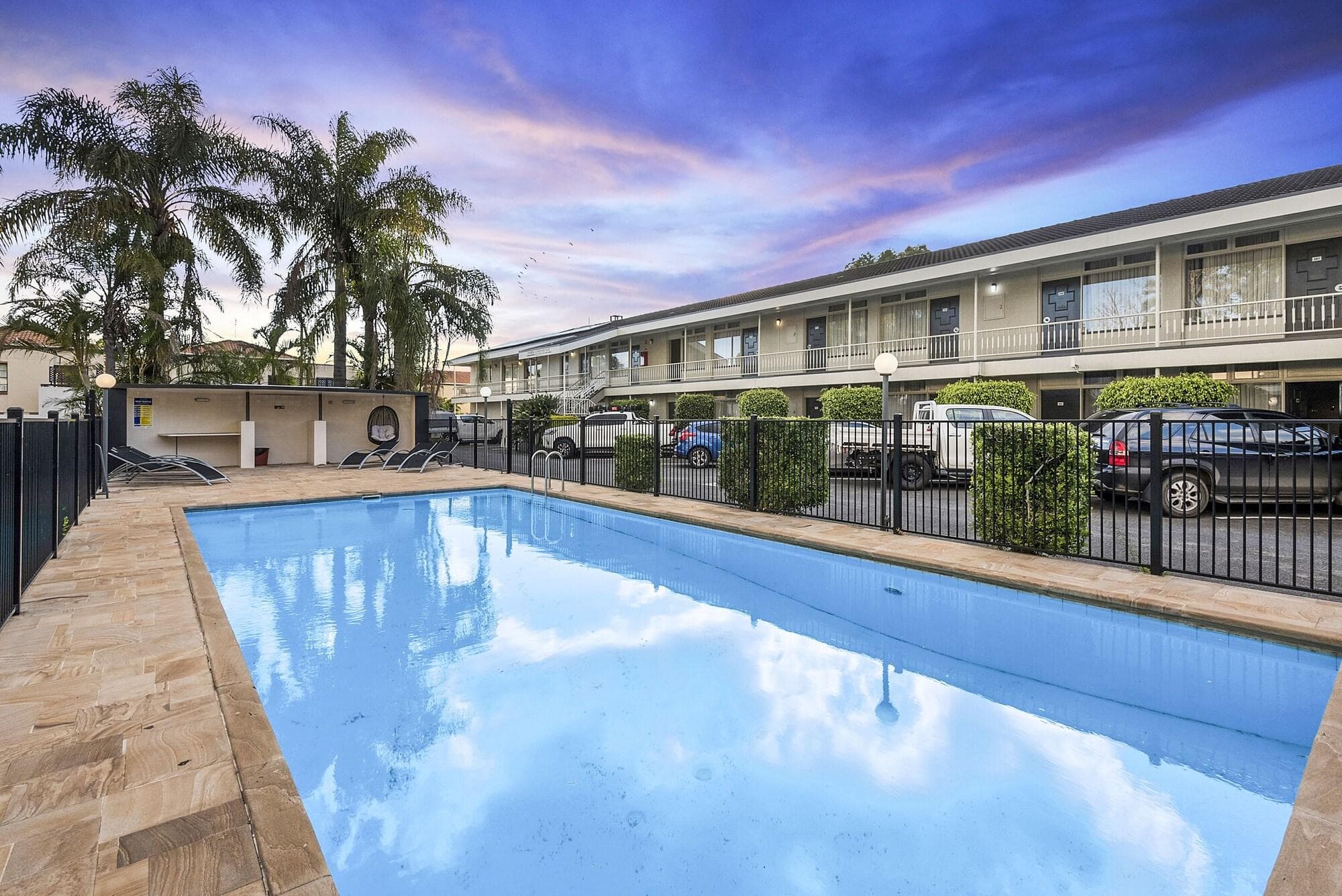 Park Motor Inn, General view