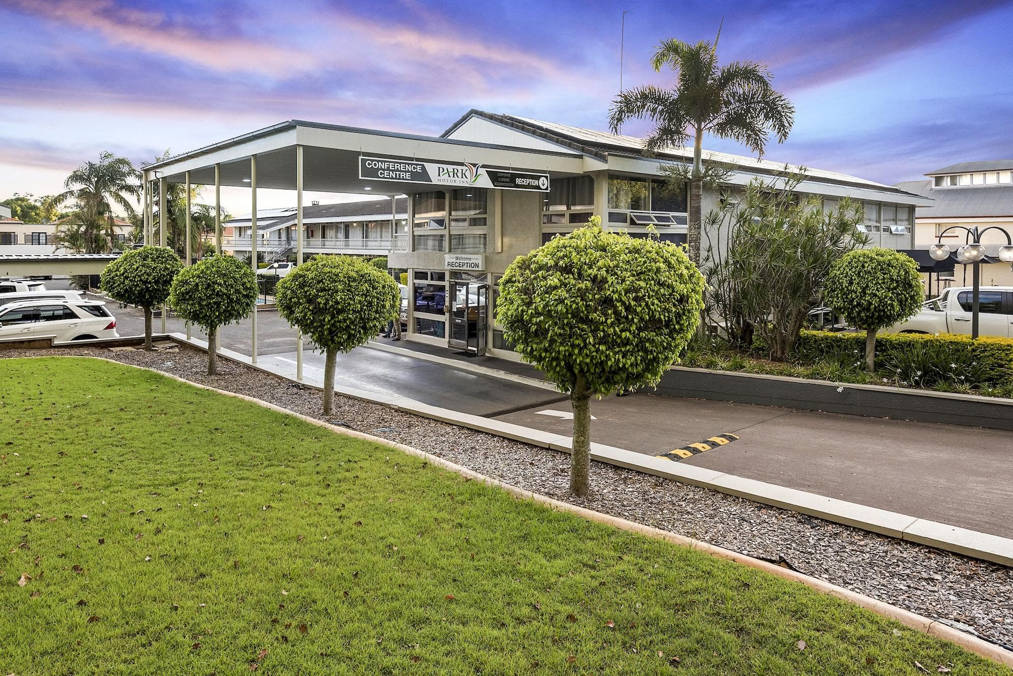 Park Motor Inn, General view
