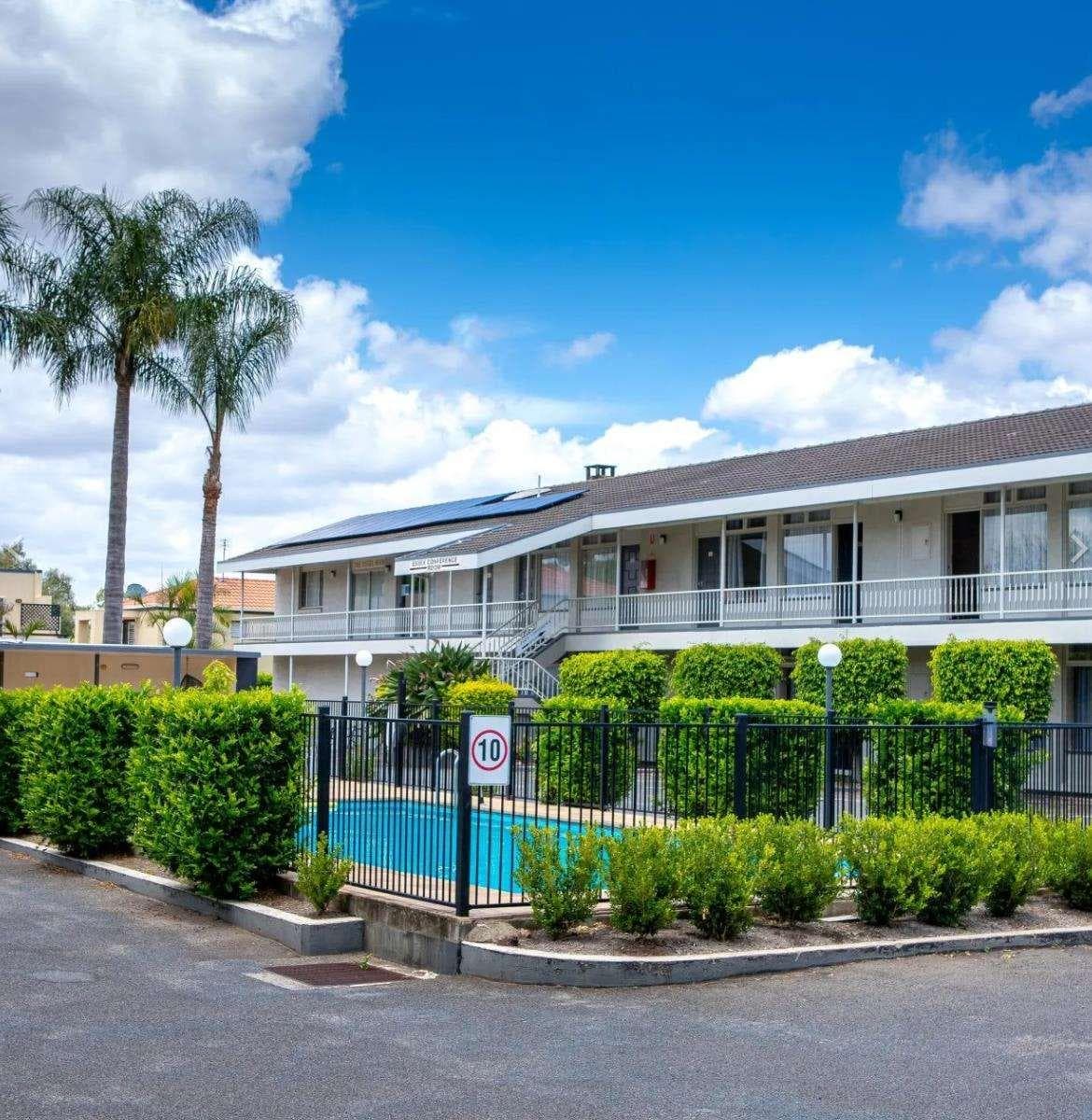 Park Motor Inn, General view