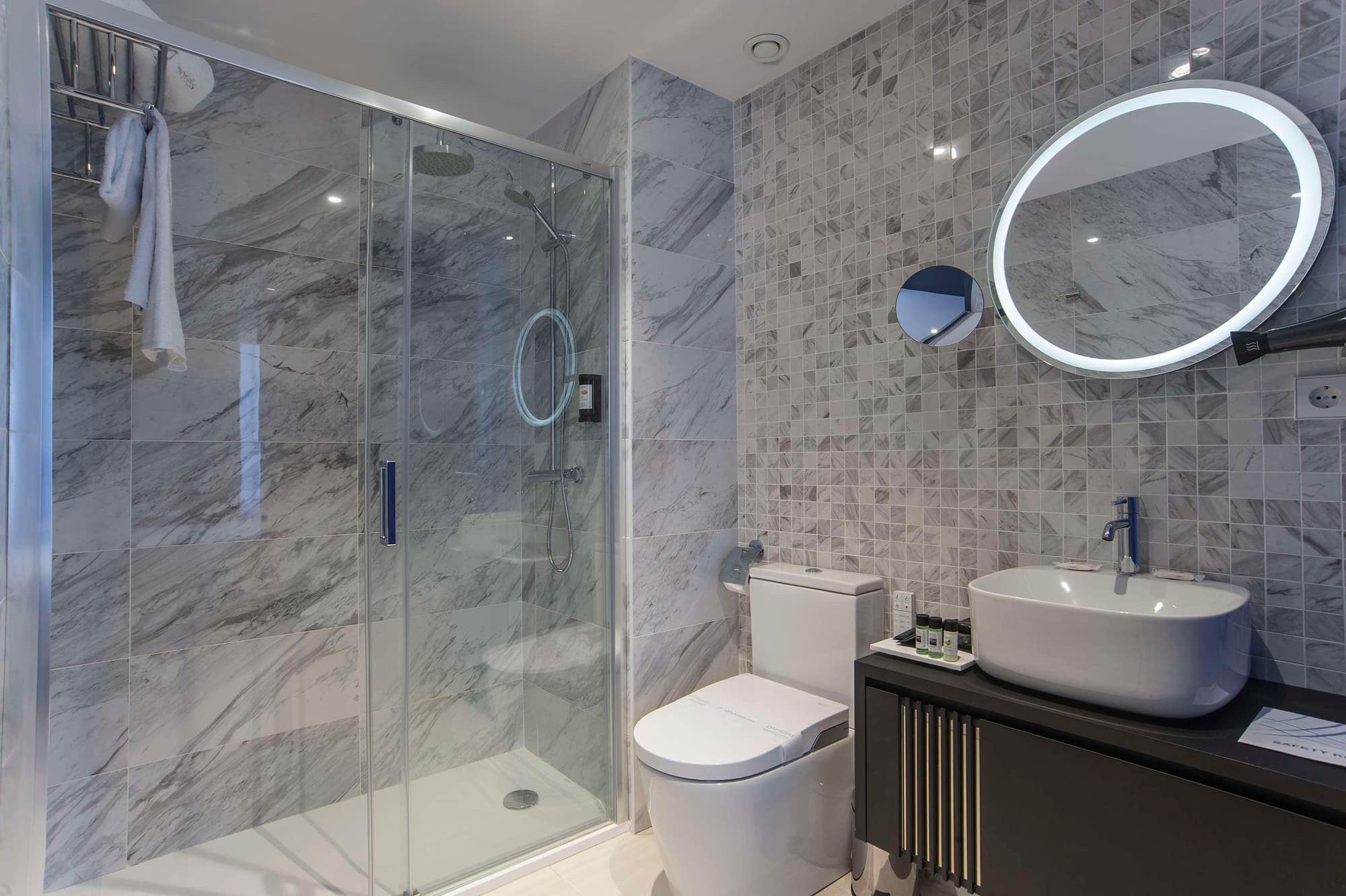 Abba San Sebastian, Room