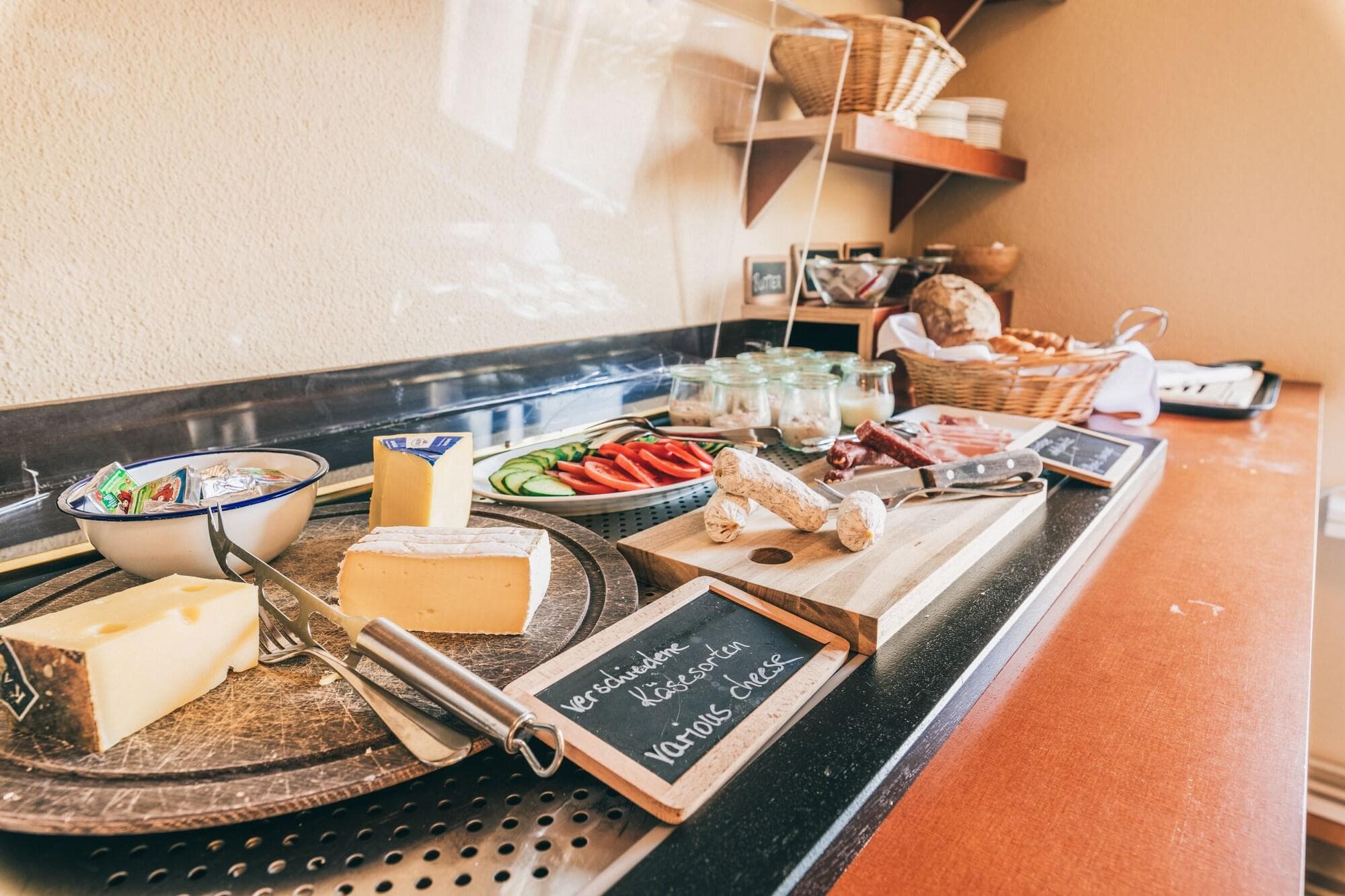 Ferus Hotel, Restaurant