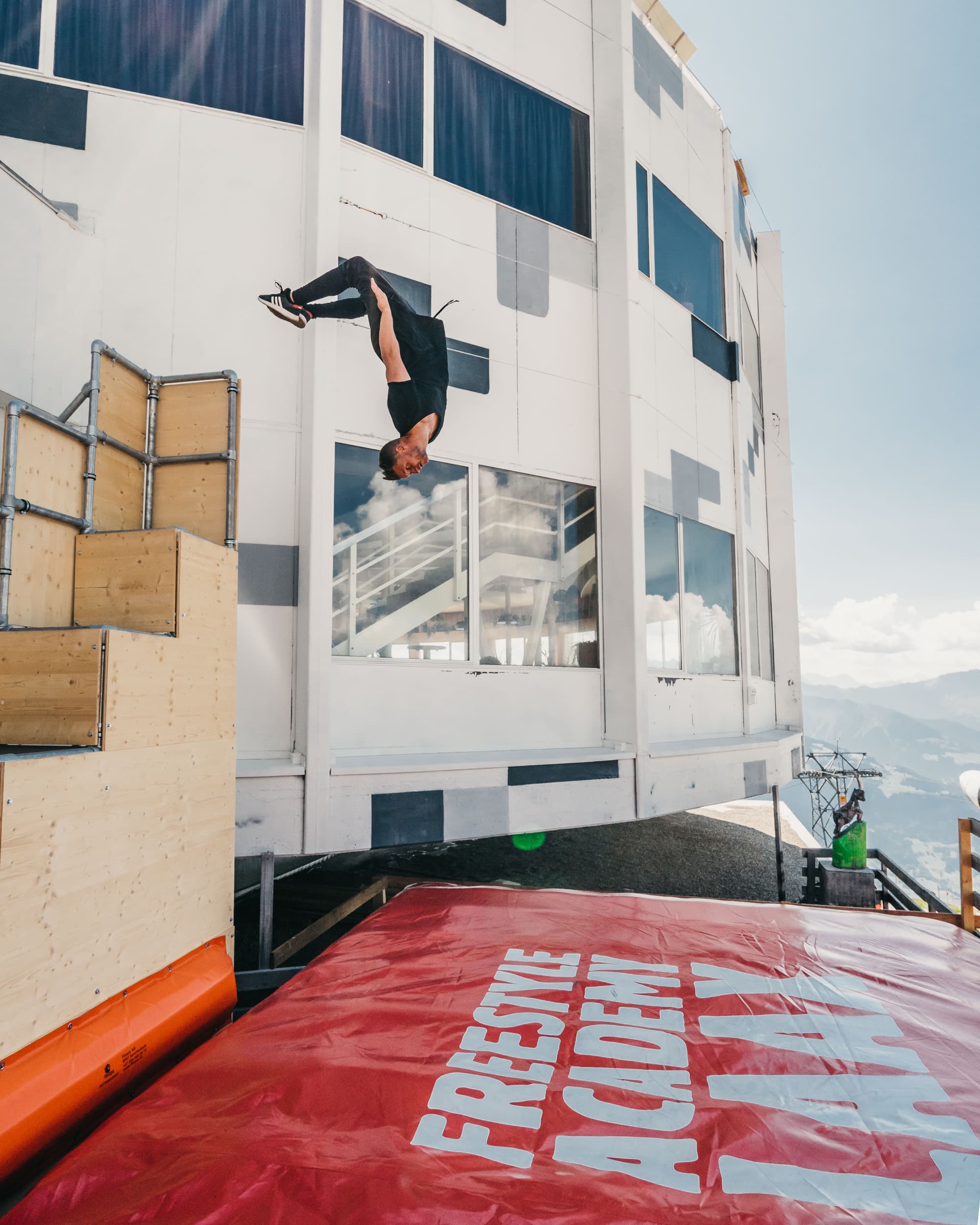 Peaks Place Apartment-Hotel & Spa, Sports and Entertainment