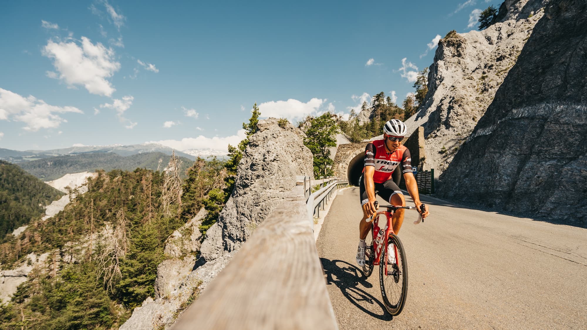 Peaks Place Apartment-Hotel & Spa, Sports and Entertainment