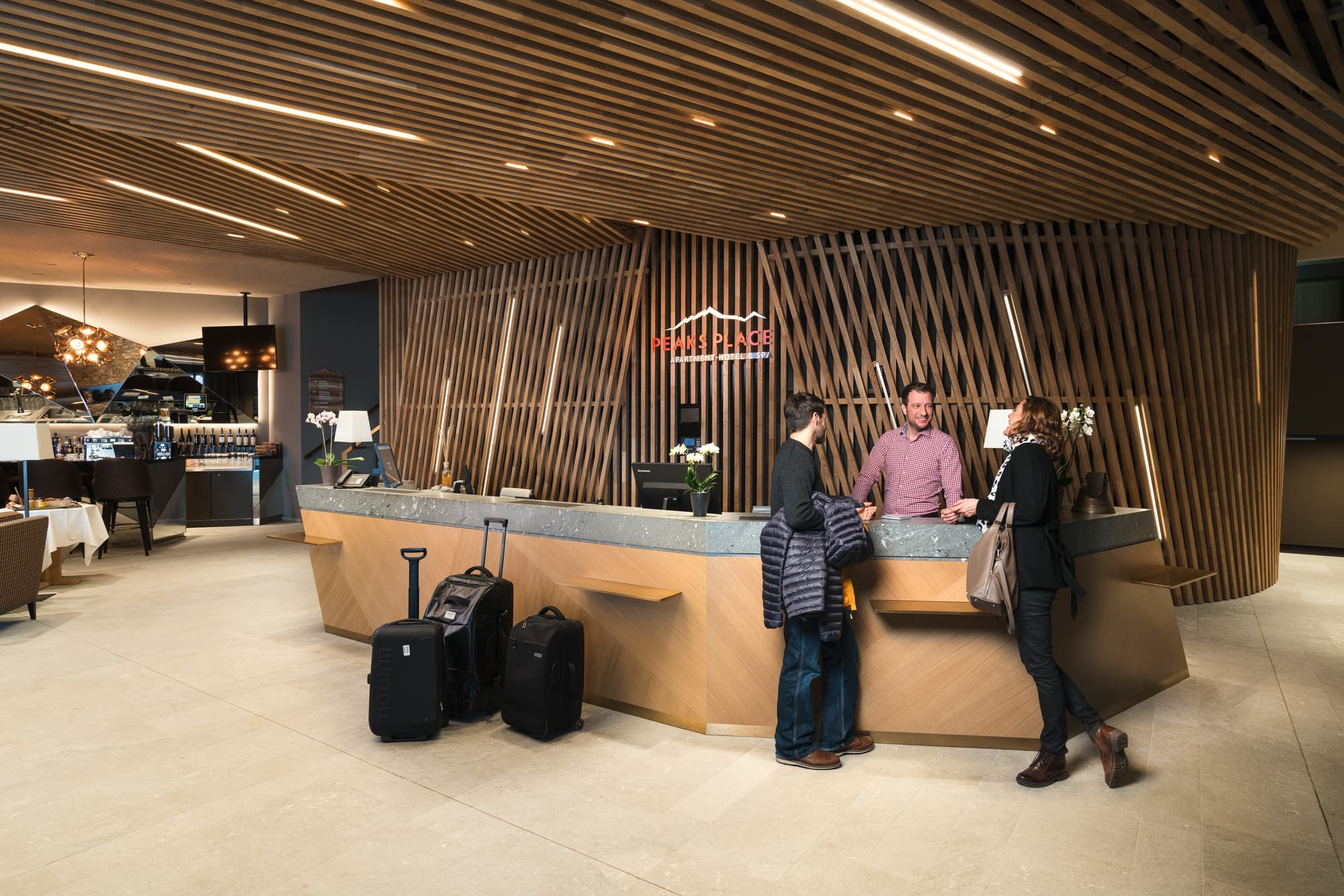 Peaks Place Apartment-Hotel & Spa, Lobby