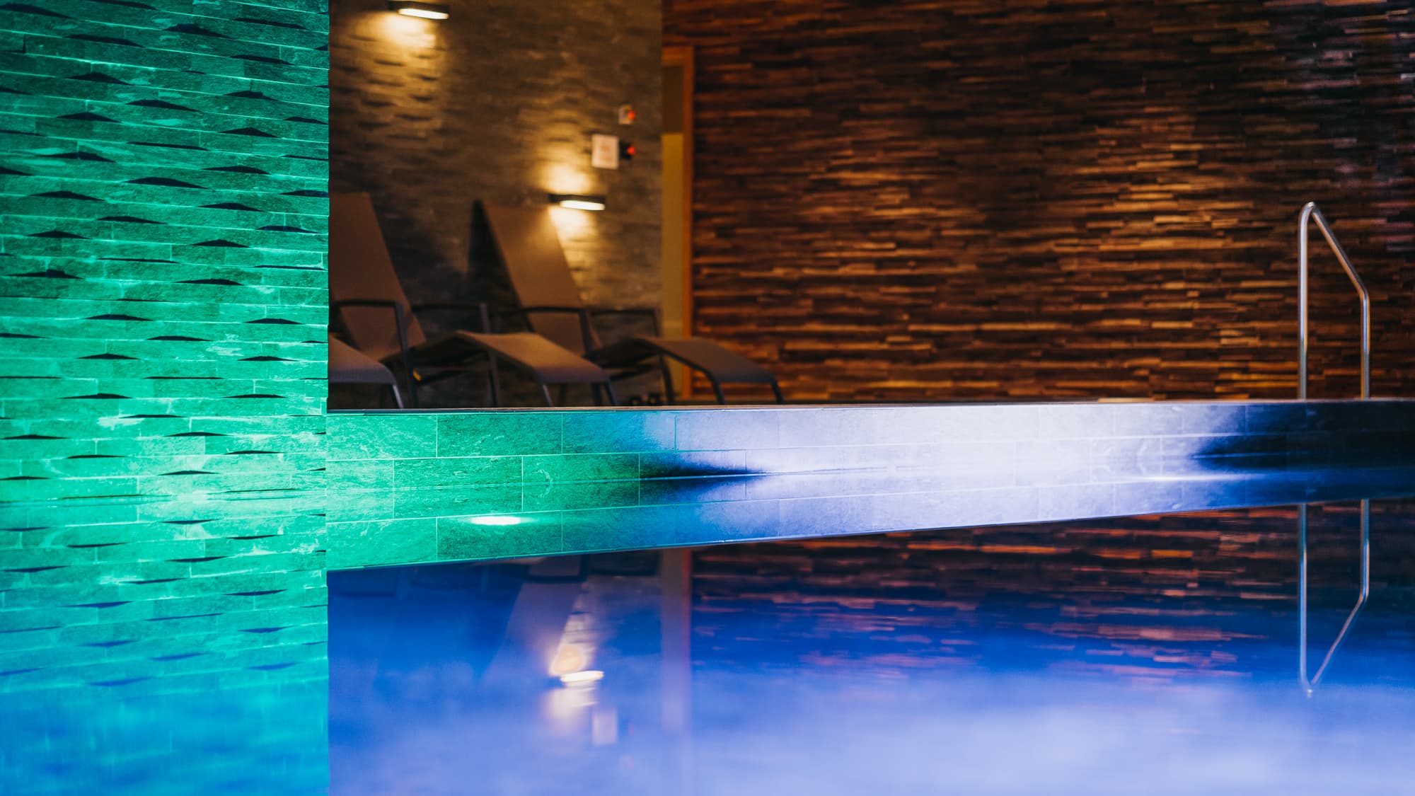 Peaks Place Apartment-Hotel & Spa, Pool