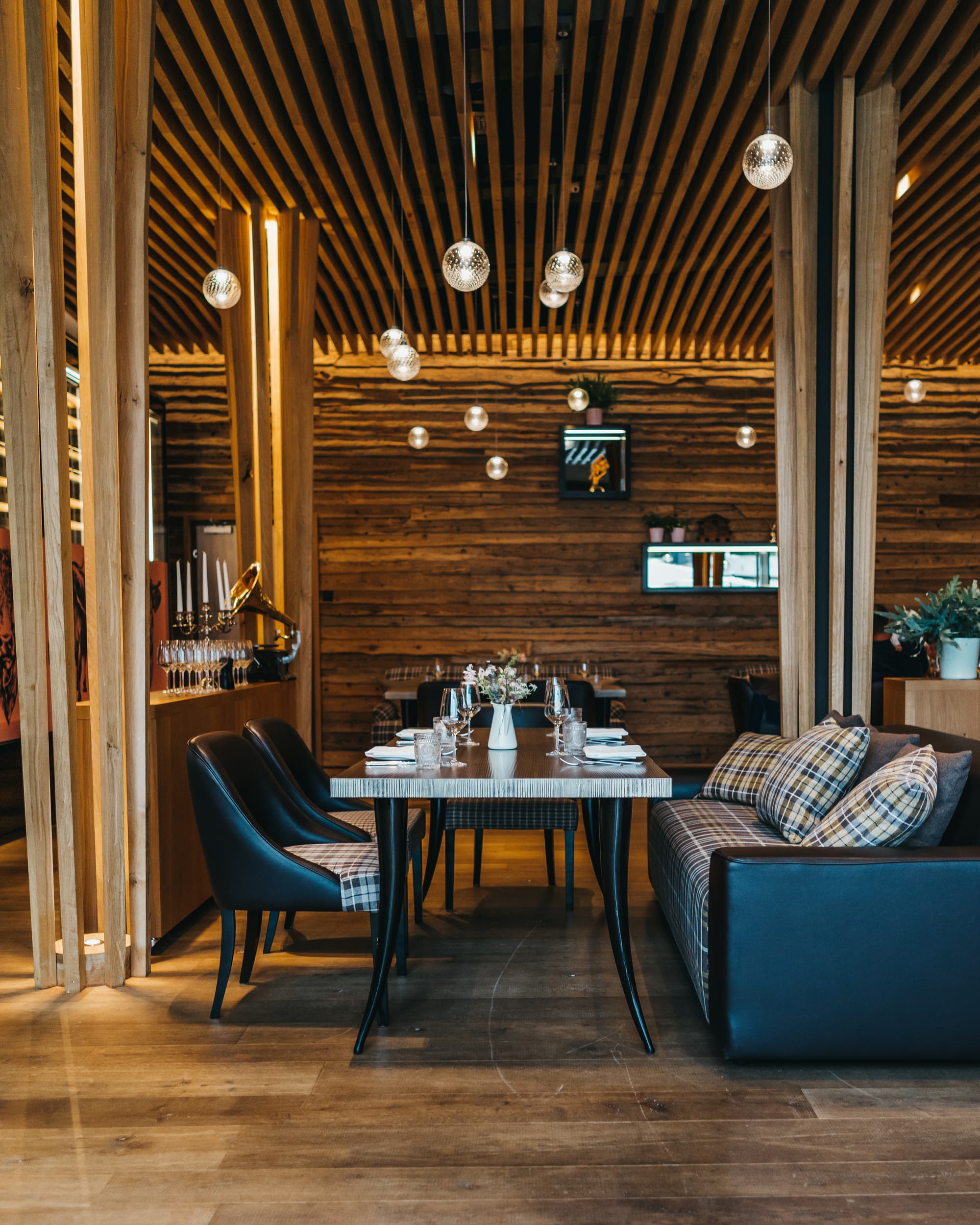 Peaks Place Apartment-Hotel & Spa, Restaurant